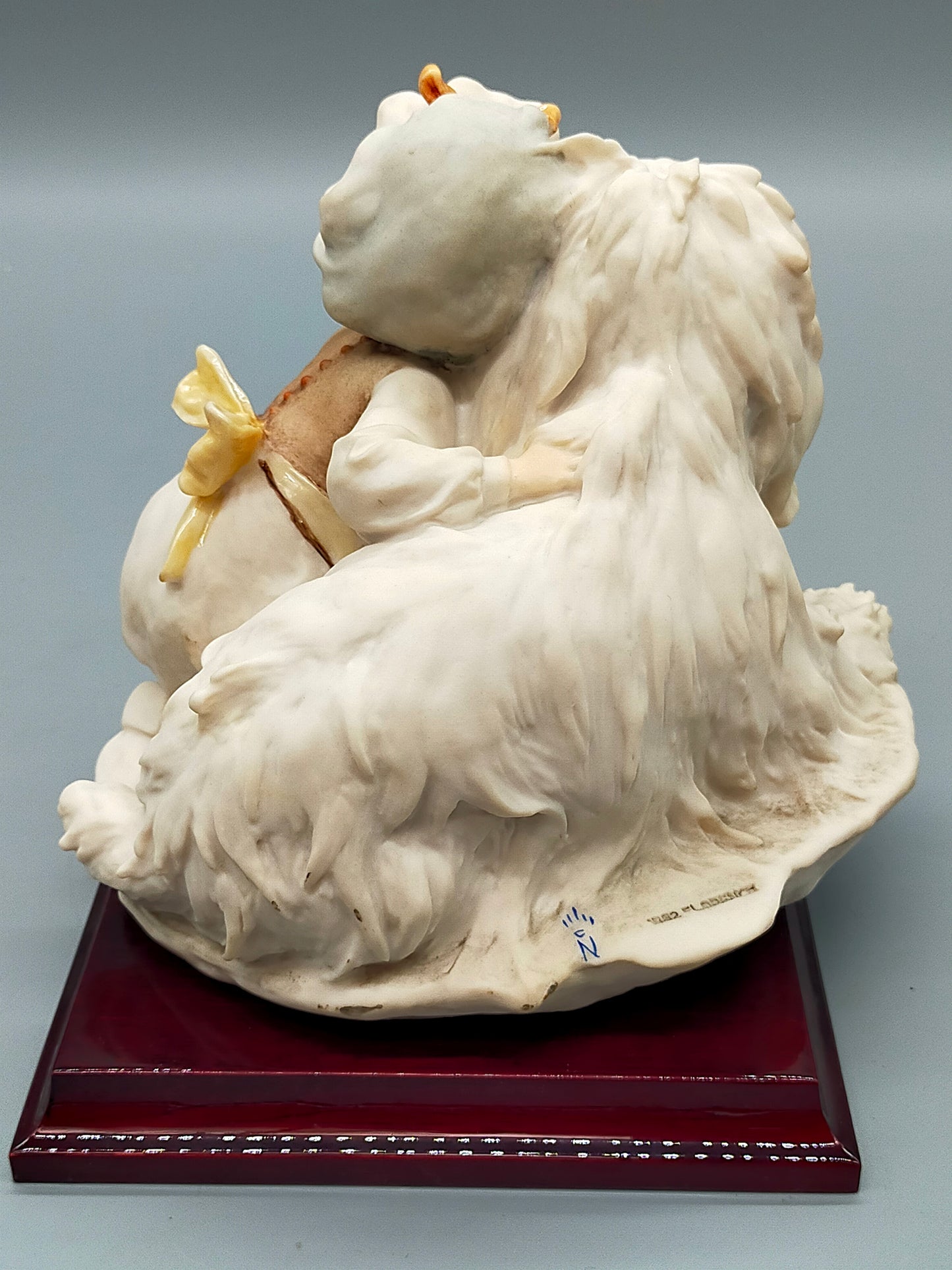 Giuseppe Armani Skulptur – Mädchen mit Hund Florence