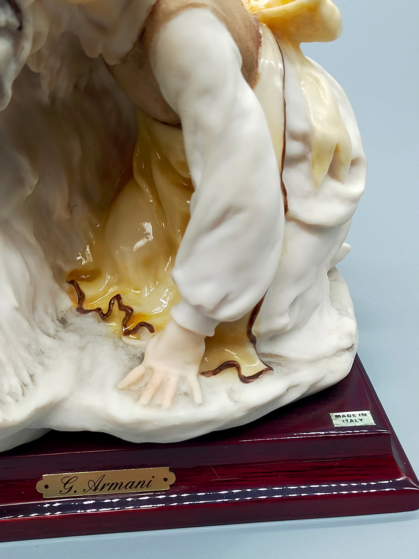Giuseppe Armani Skulptur – Mädchen mit Hund Florence