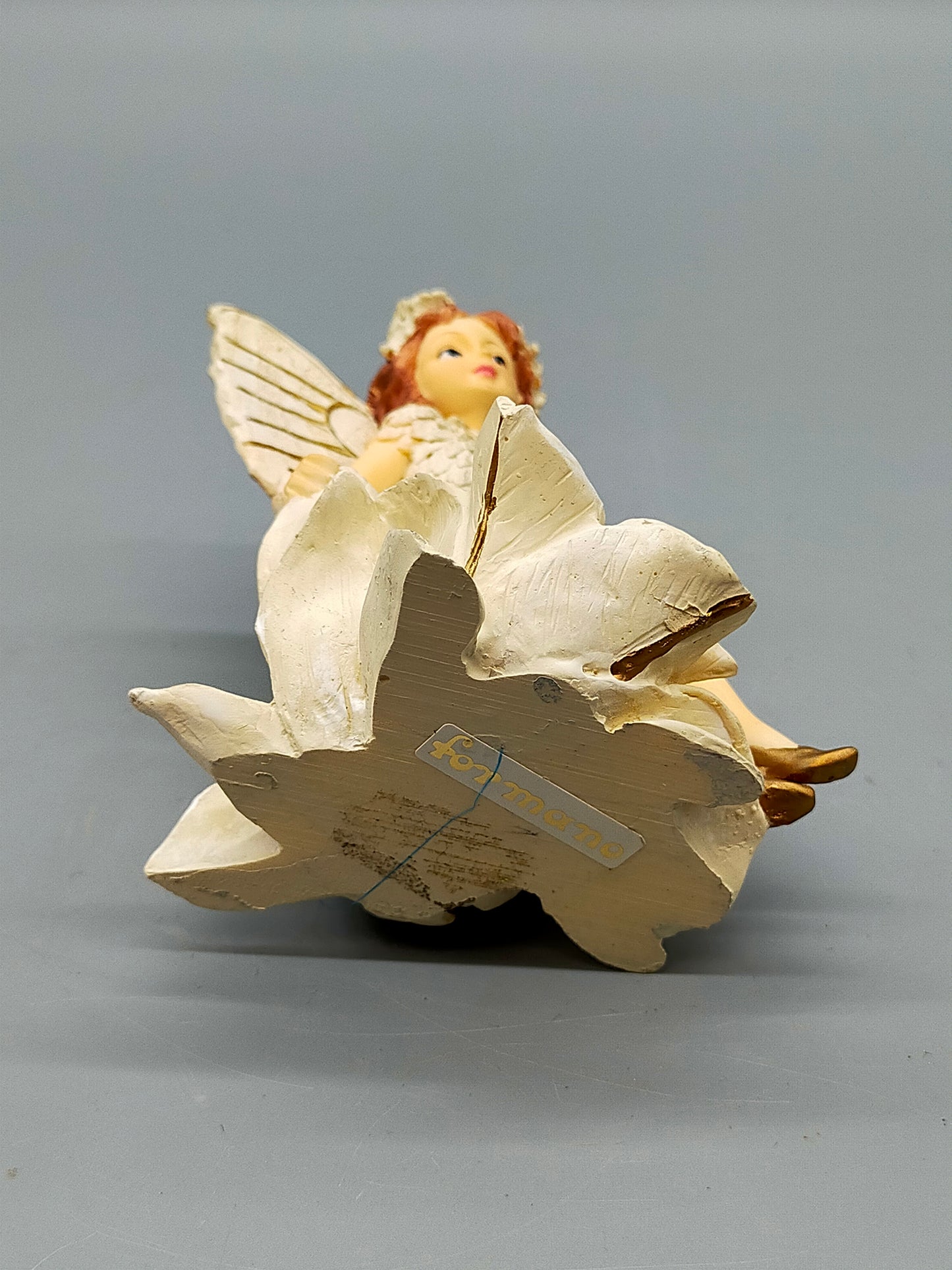 Zauberhafte Formano Elfen Figur auf Blüte Detaillierte Deko Elfe