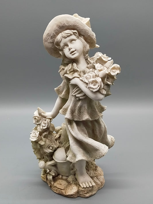 Mädchen mit Blumenstrauß Figur Detailreiche Dekofigur