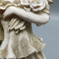Mädchen mit Blumenstrauß Figur Detailreiche Dekofigur