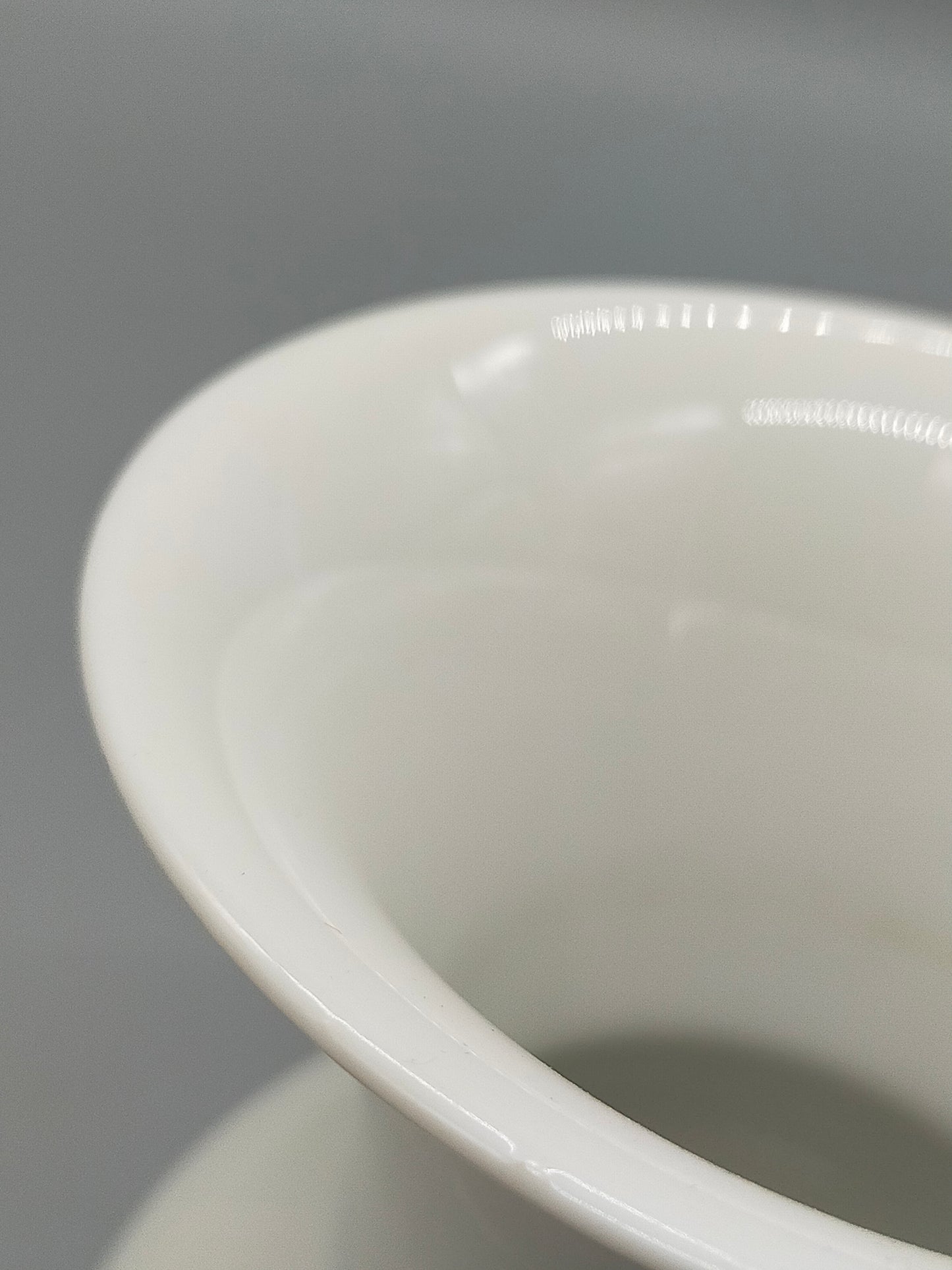 Elegante Kaiser Porzellan Vase – Zeitloses Design in Weiß