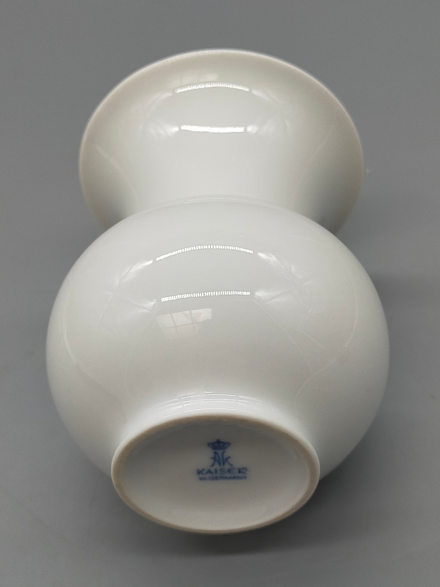 Elegante Kaiser Porzellan Vase – Zeitloses Design in Weiß