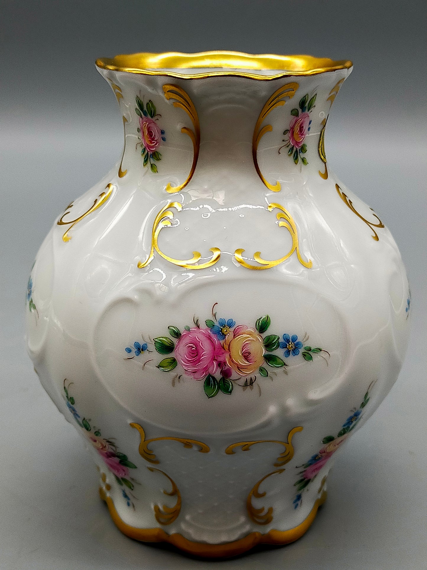 Edle Lindner Porzellan Vase mit Golddekor & Blumenmotiv