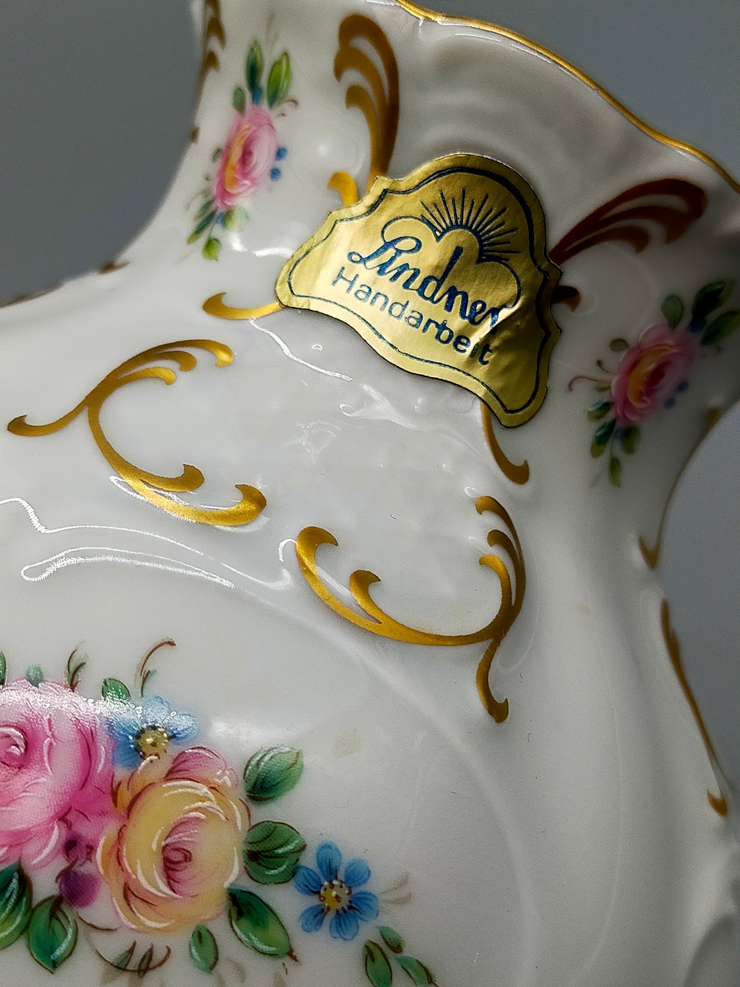 Edle Lindner Porzellan Vase mit Golddekor & Blumenmotiv
