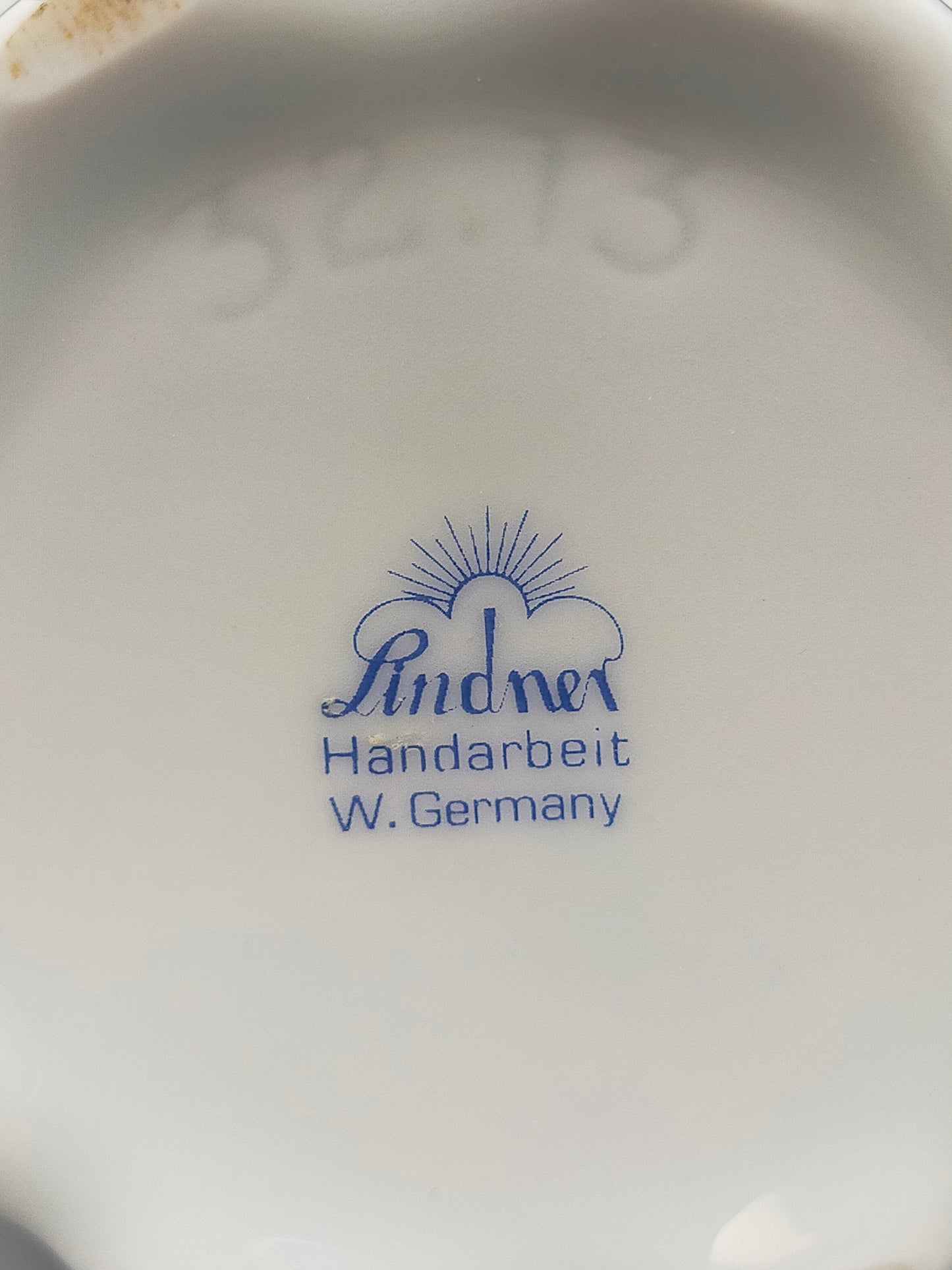 Edle Lindner Porzellan Vase mit Golddekor & Blumenmotiv