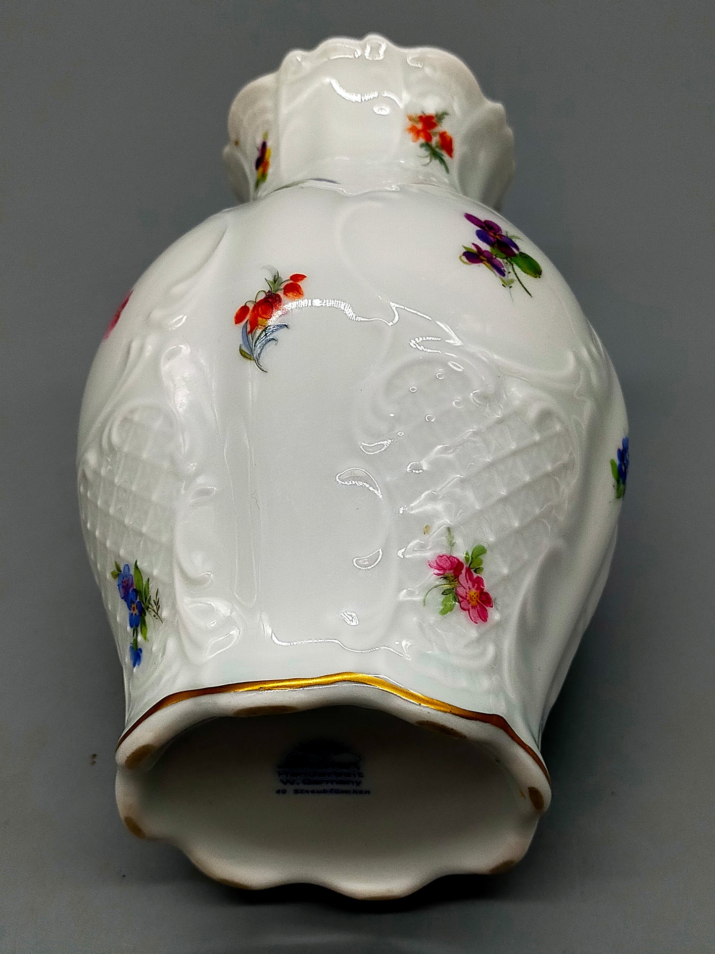 Lindner Porzellan Vase Streublümchen Goldrand Edle Handarbeit