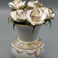 Elegante Kaiser Porzellan Vase Harmonie mit Porzellanrosen Golddekor