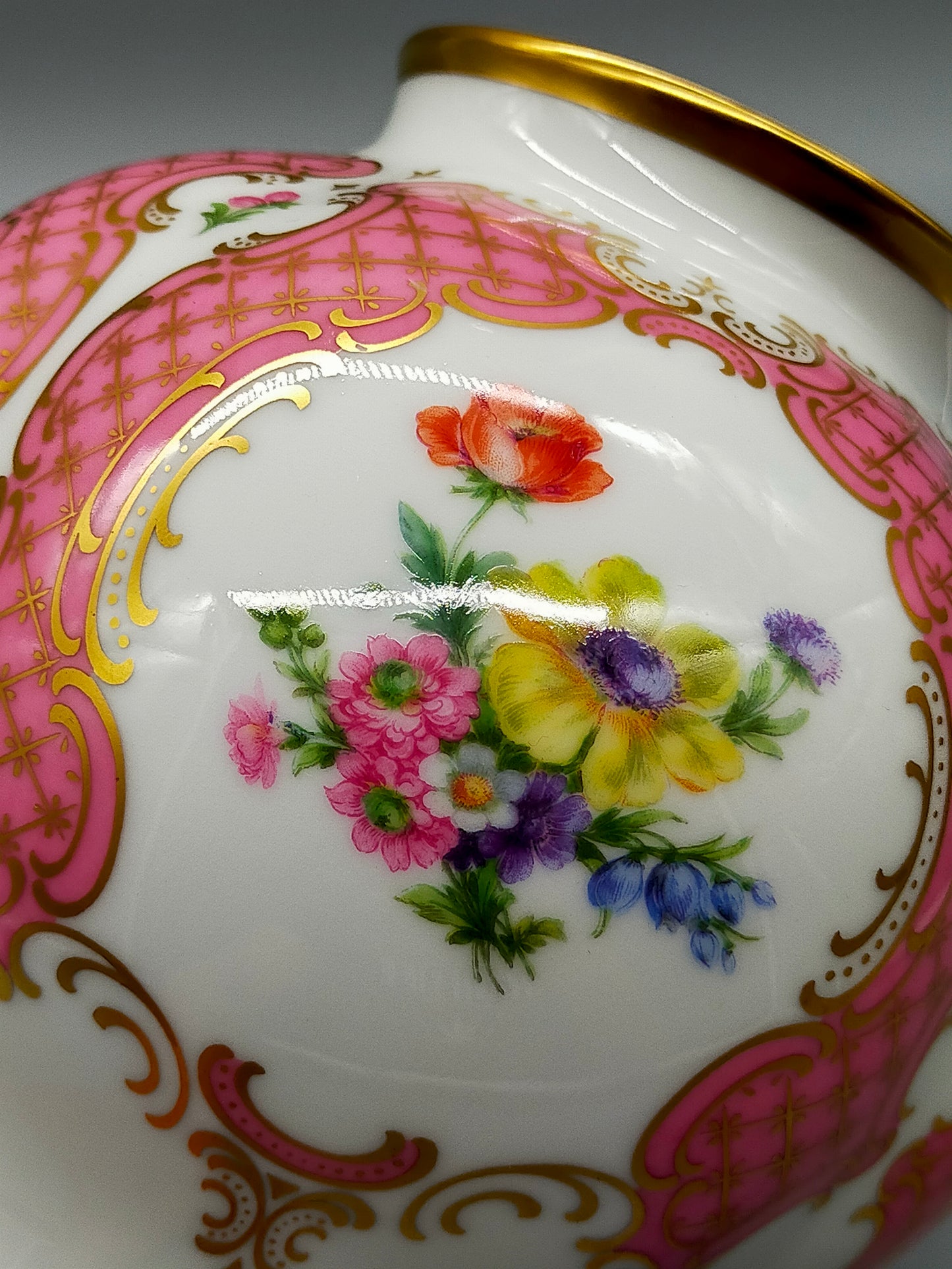 Prunkvolle Lindner Kueps Bavaria Deckelvase Prinzess Rosa Gold