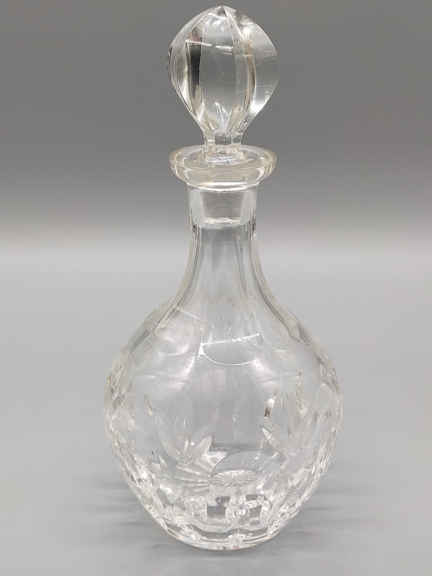 Elegante Kristall Karaffe mit Stöpsel Edle Glaskaraffe mit Schliff