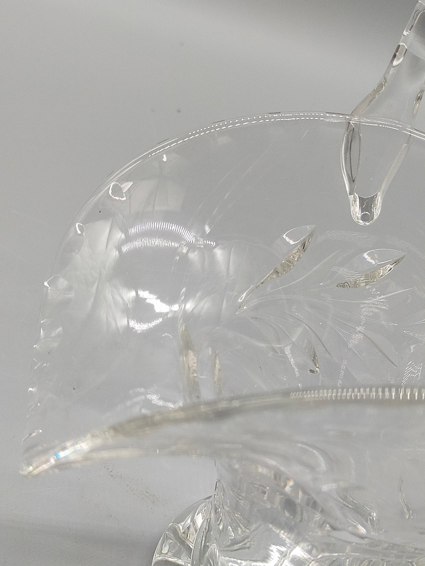 Eleganter Kristallkorb mit Schliff Glaskorb mit Henkel Dekorativ