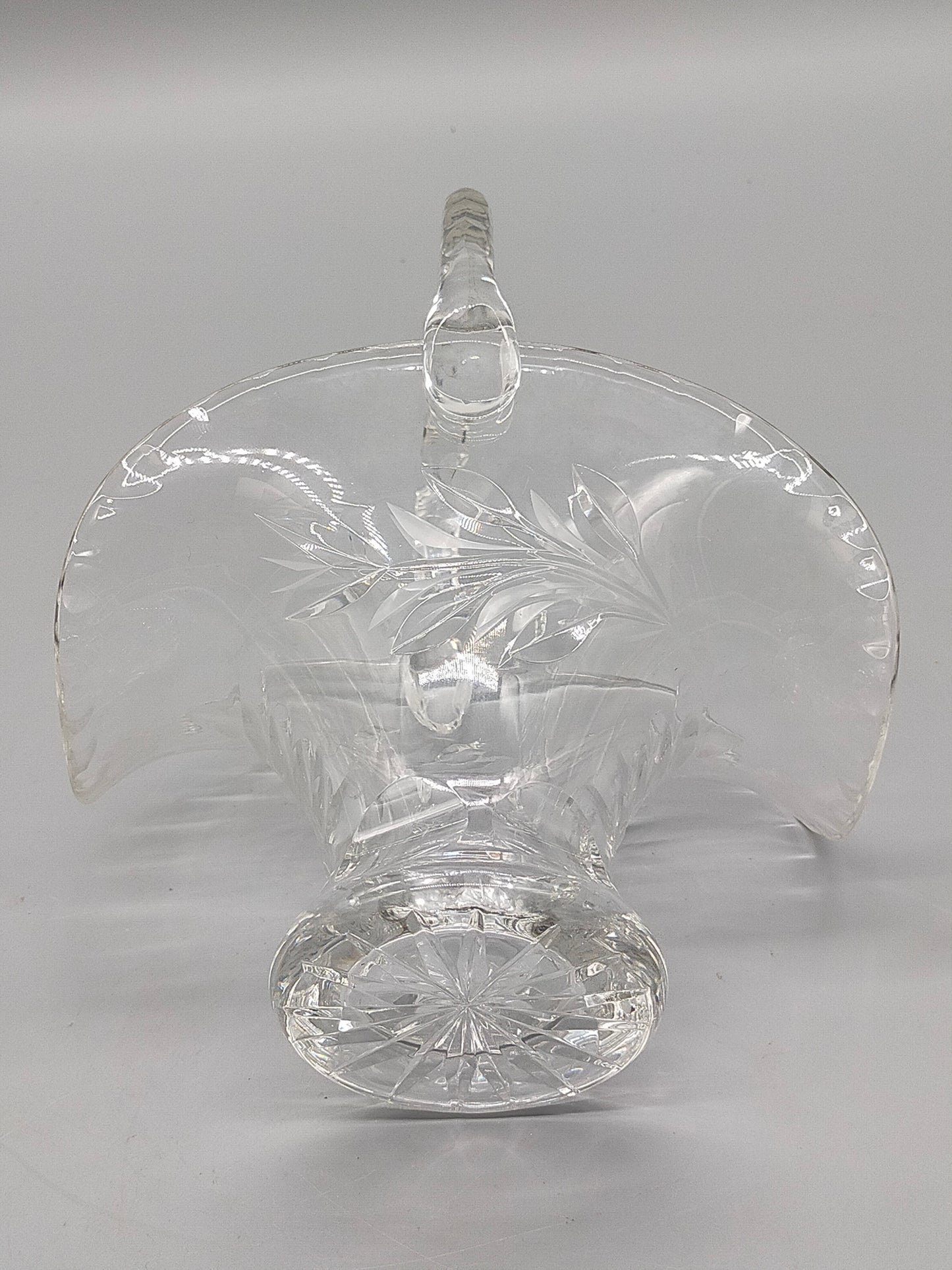Eleganter Kristallkorb mit Schliff Glaskorb mit Henkel Dekorativ