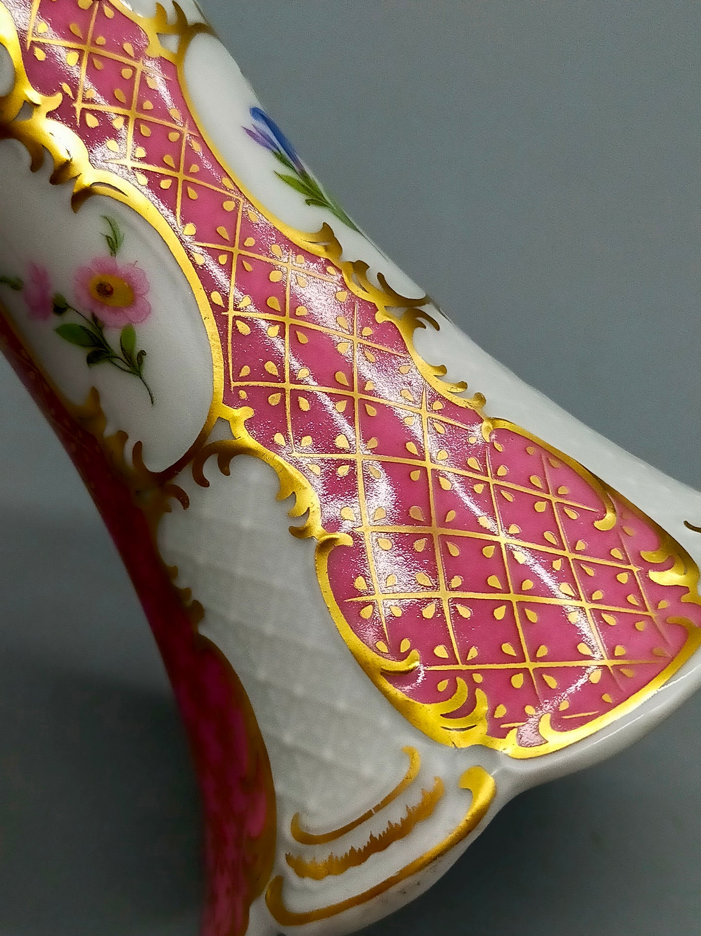Lindner Kueps Bavaria Porzellan Vase Prinzess rosé mit Goldstaffage
