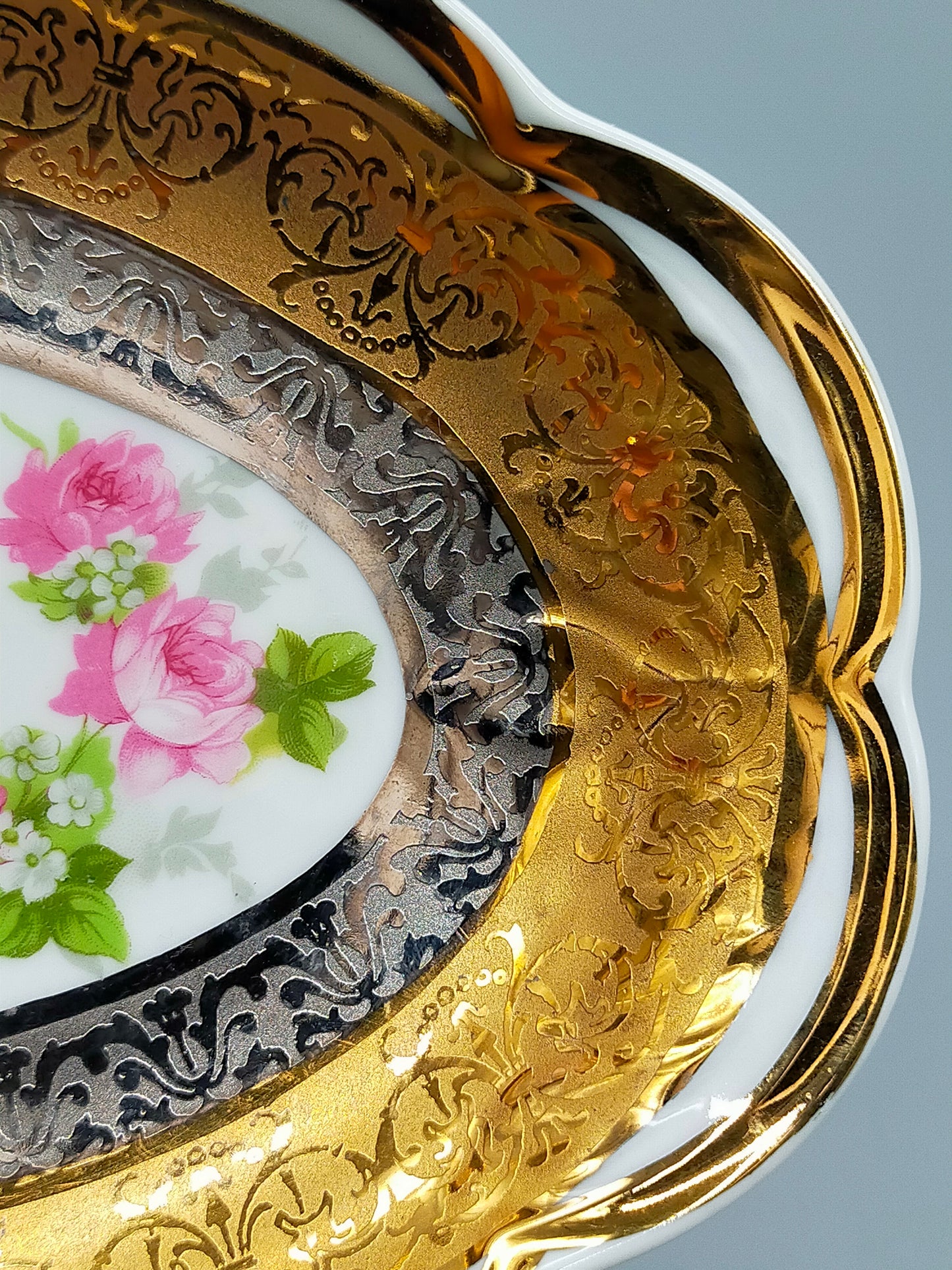 Bohemia Porzellan Schale Gold Platinum Sneroll – Prunkvolle Servierschale