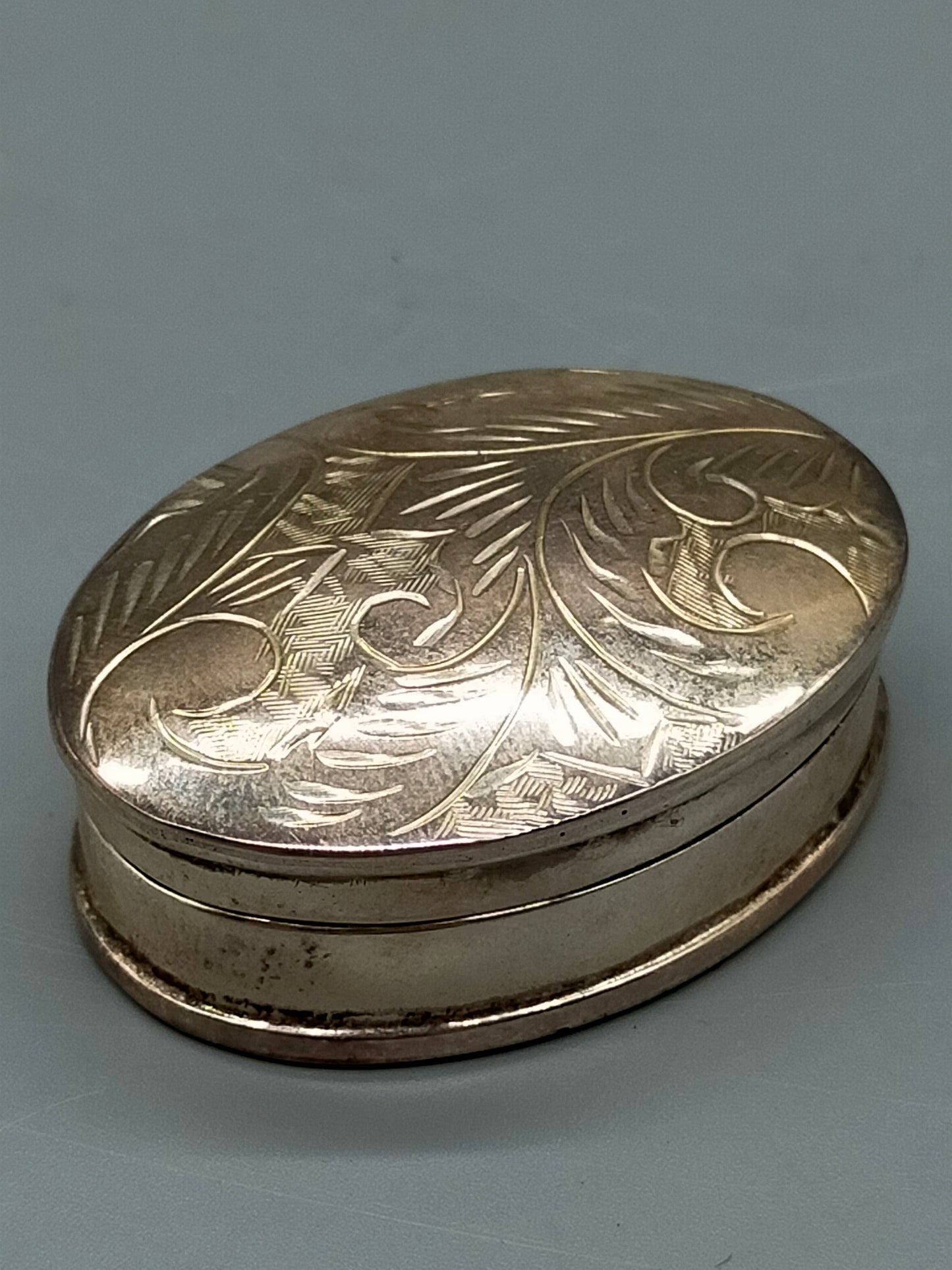 Elegante Pillendose aus 925 Silber mit Gravur Ovale Dose