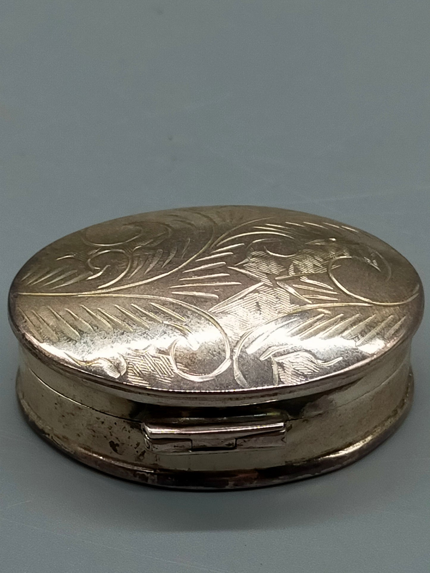 Elegante Pillendose aus 925 Silber mit Gravur Ovale Dose