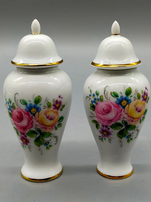 2-tlg. Gerold Porzellan Deckelvasen-Set Handbemalt mit Blumenmuster