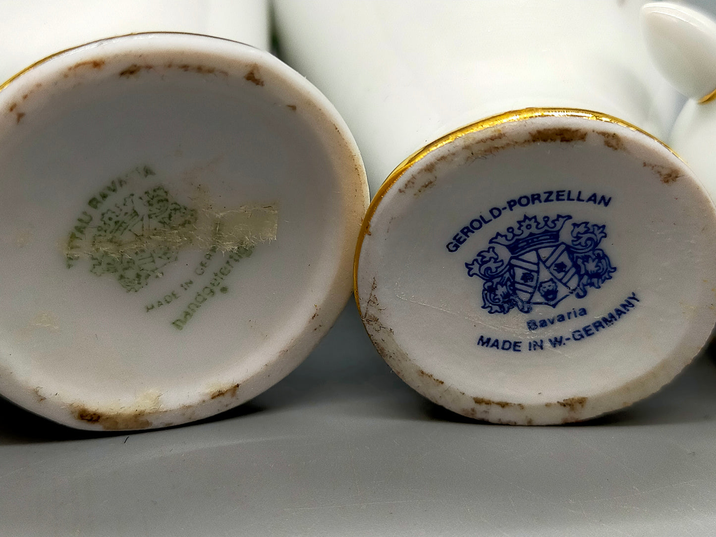 2-tlg. Gerold Porzellan Deckelvasen-Set Handbemalt mit Blumenmuster