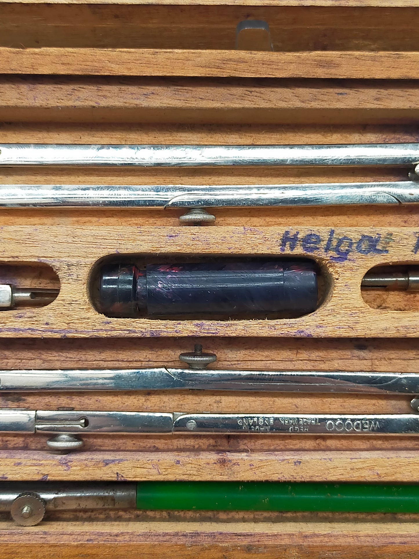 Klassisches Reißzeug im Holzetui – Antikes Zirkel-Set