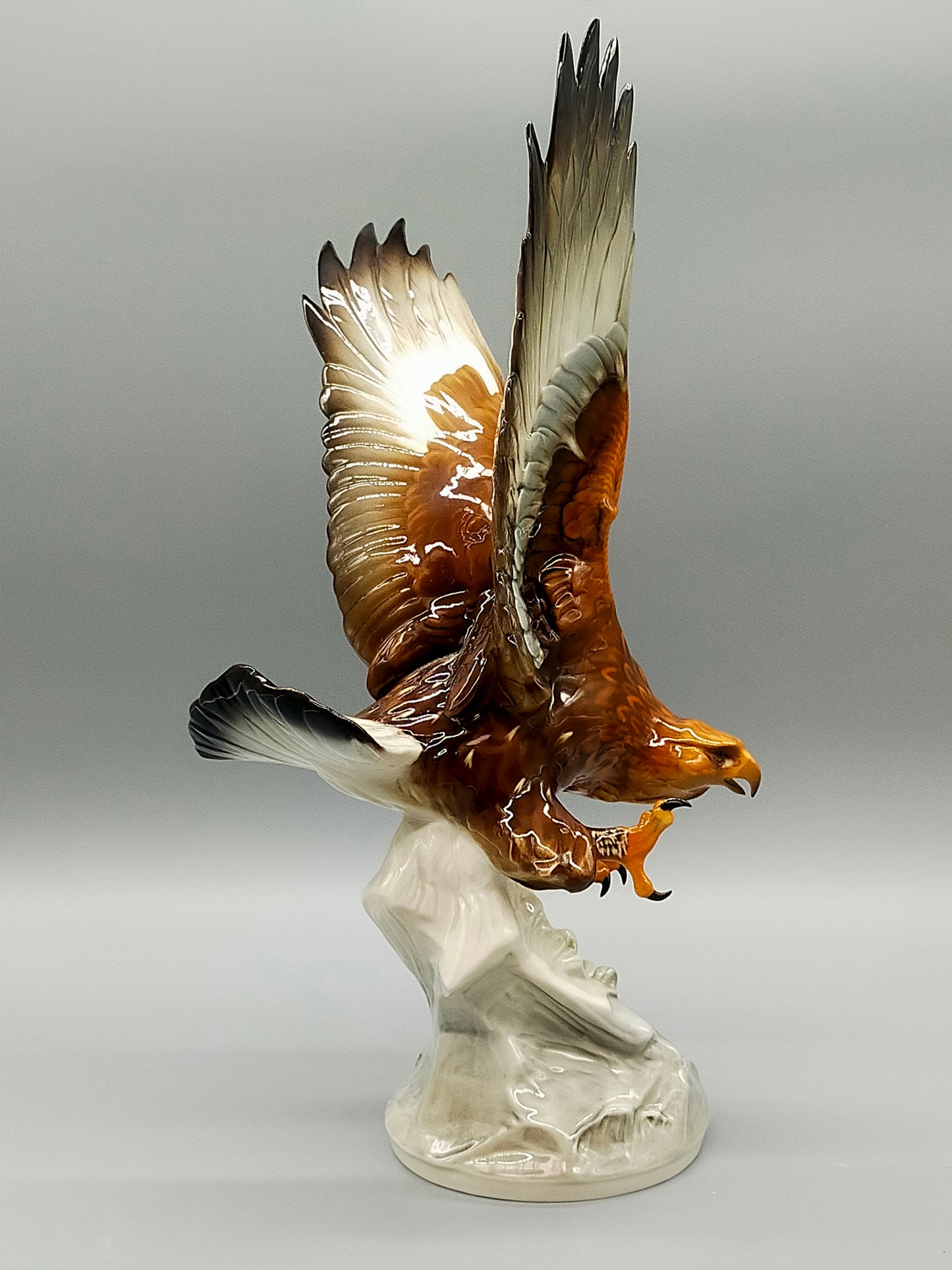 Hutschenreuther Porzellanfigur Adler – Imposante Kunstabteilung Skulptur