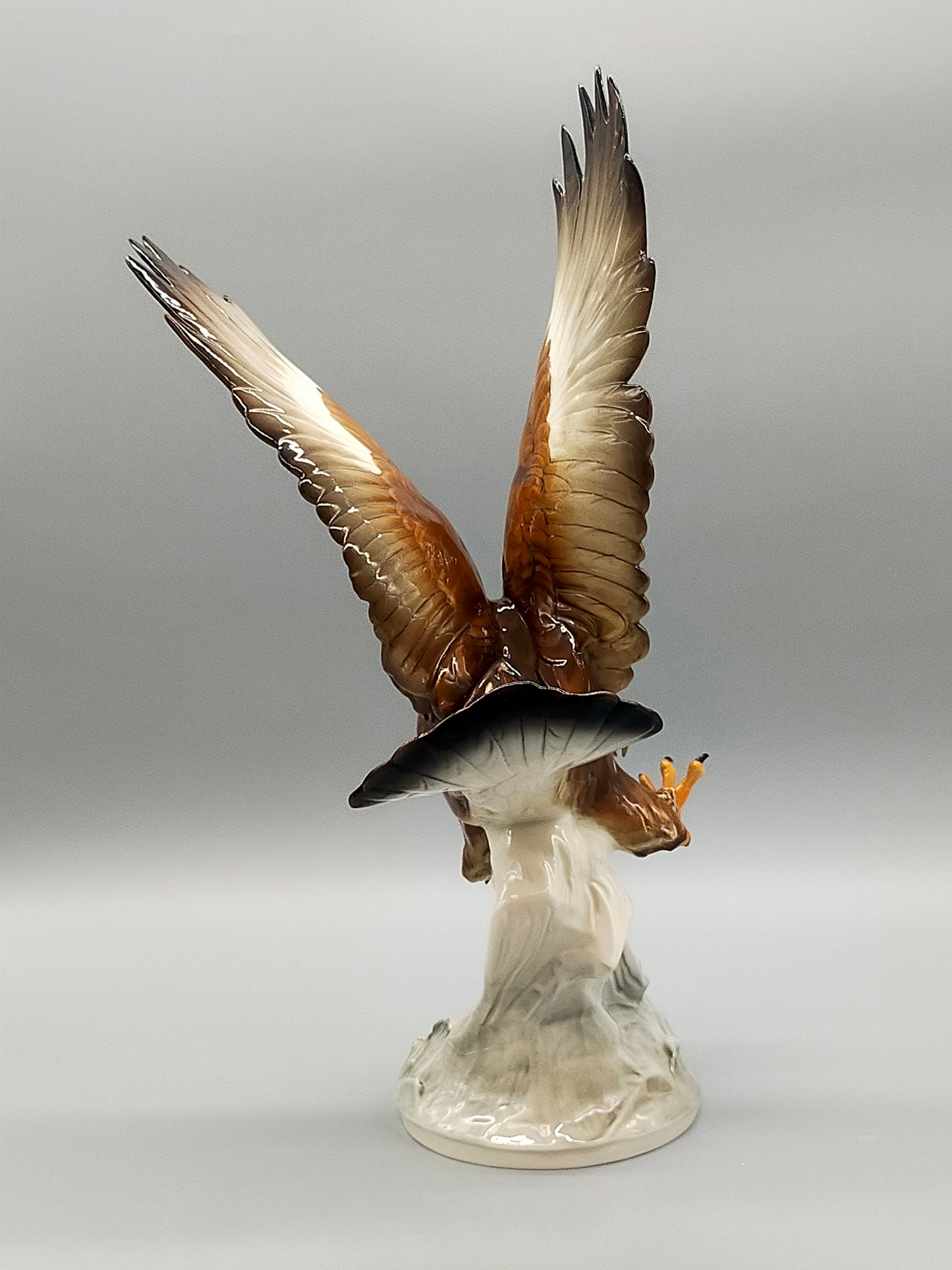 Hutschenreuther Porzellanfigur Adler – Imposante Kunstabteilung Skulptur