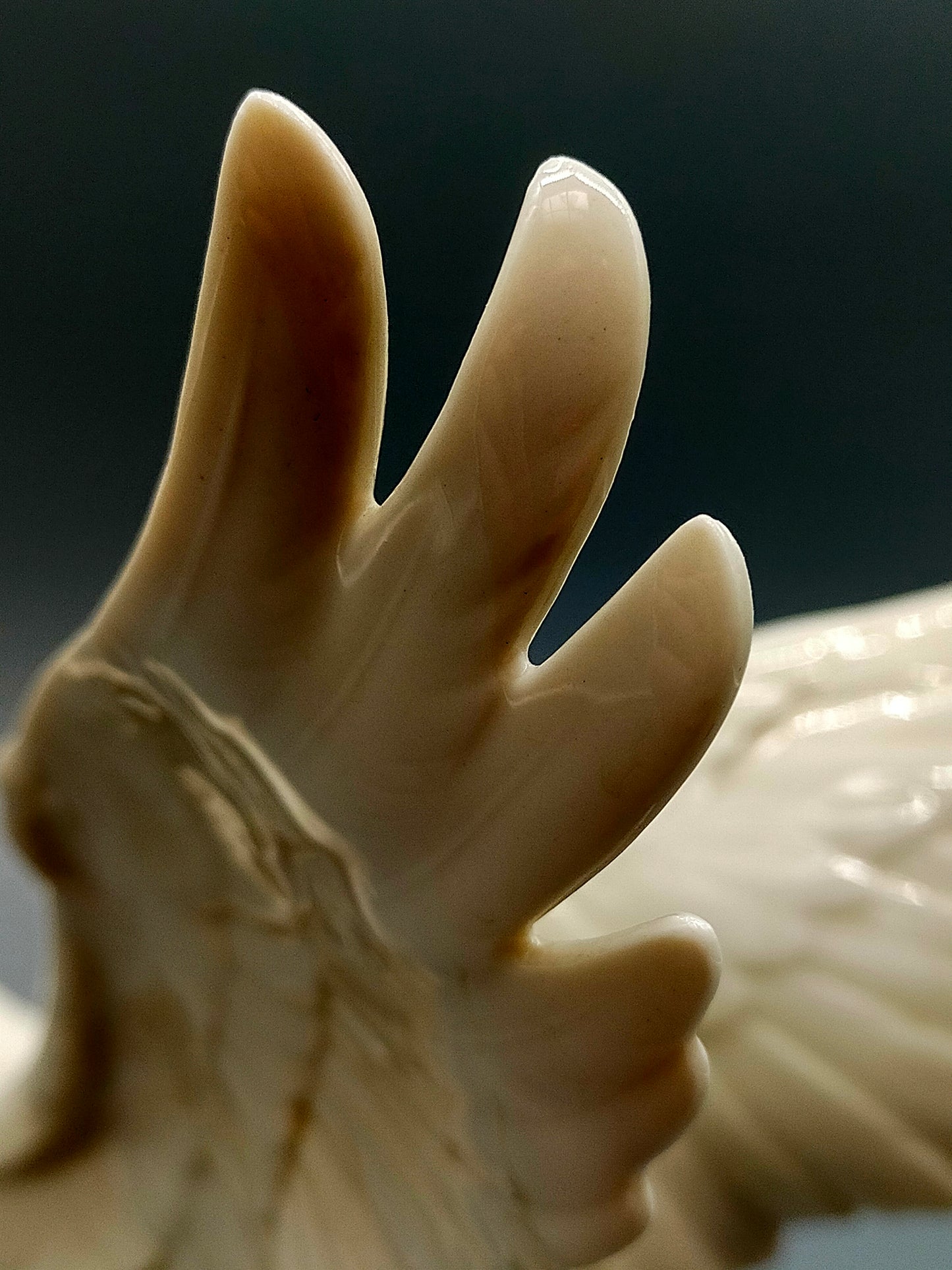 Elegante Hutschenreuther Porzellanfigur Einfallender Schwan Kunstabteilung