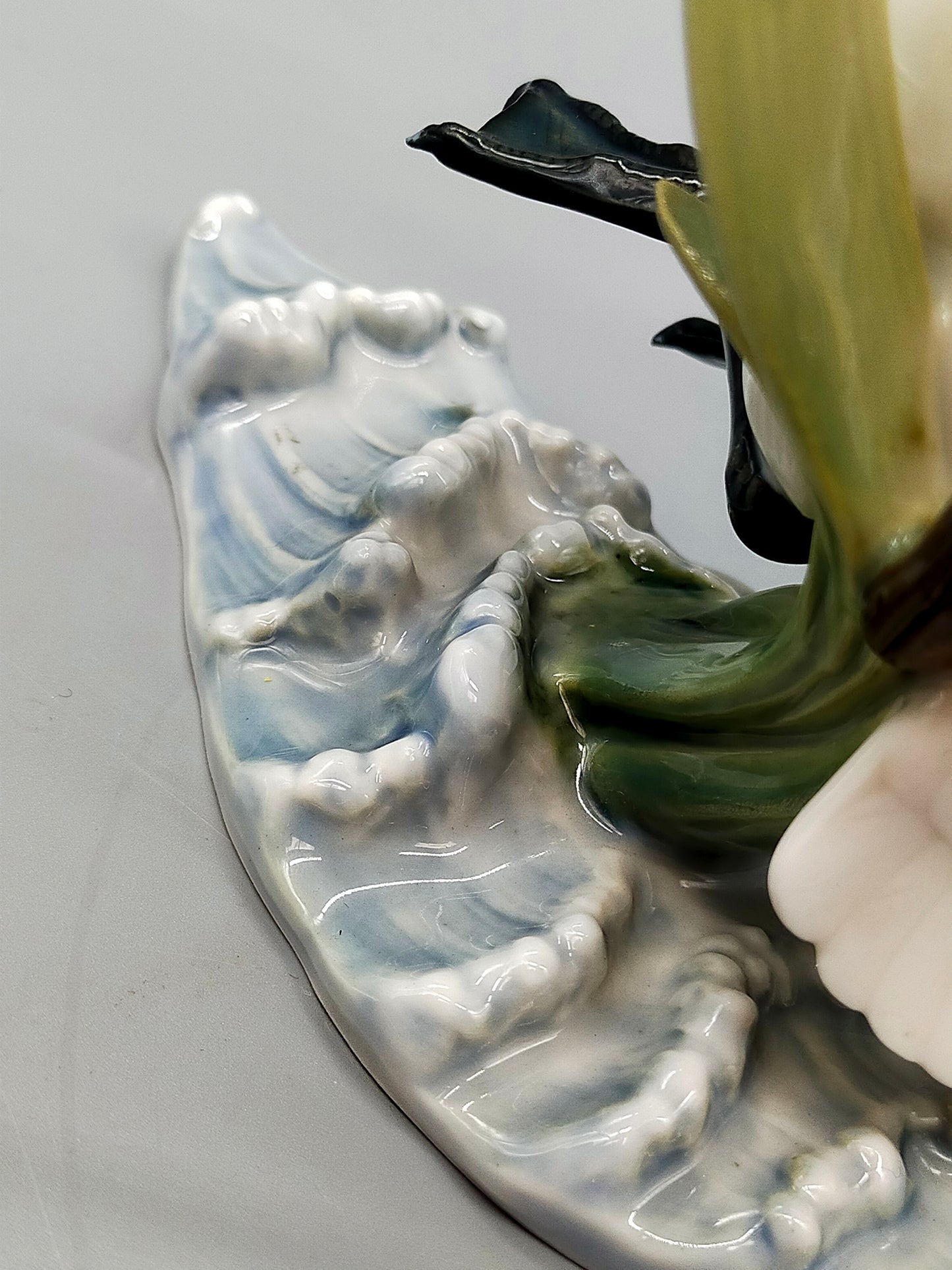 Elegante Hutschenreuther Porzellanfigur Einfallender Schwan Kunstabteilung