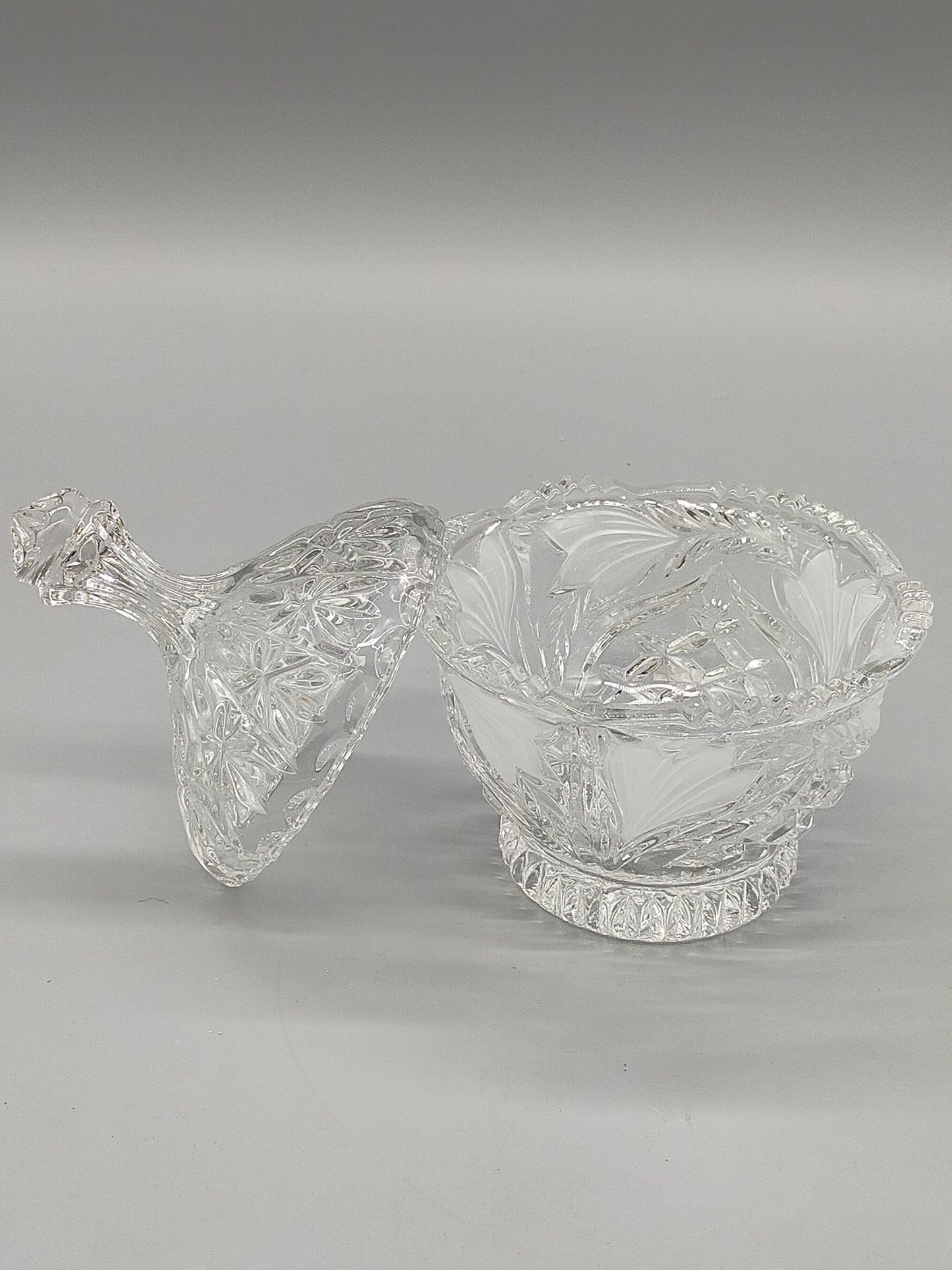 Elegante Kristall Bonbonniere mit Deckel – Aufwendiger Schliff