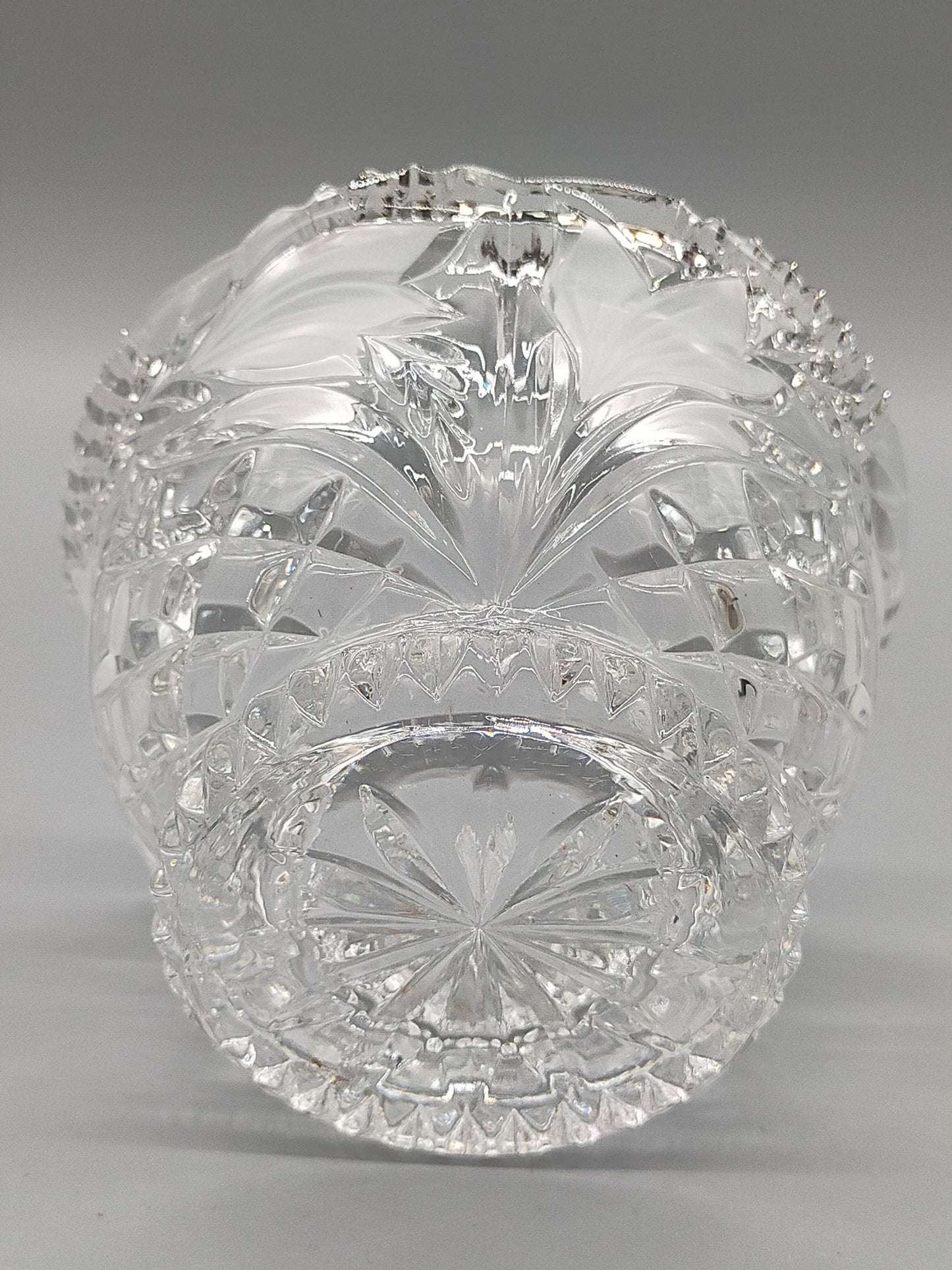 Elegante Kristall Bonbonniere mit Deckel – Aufwendiger Schliff