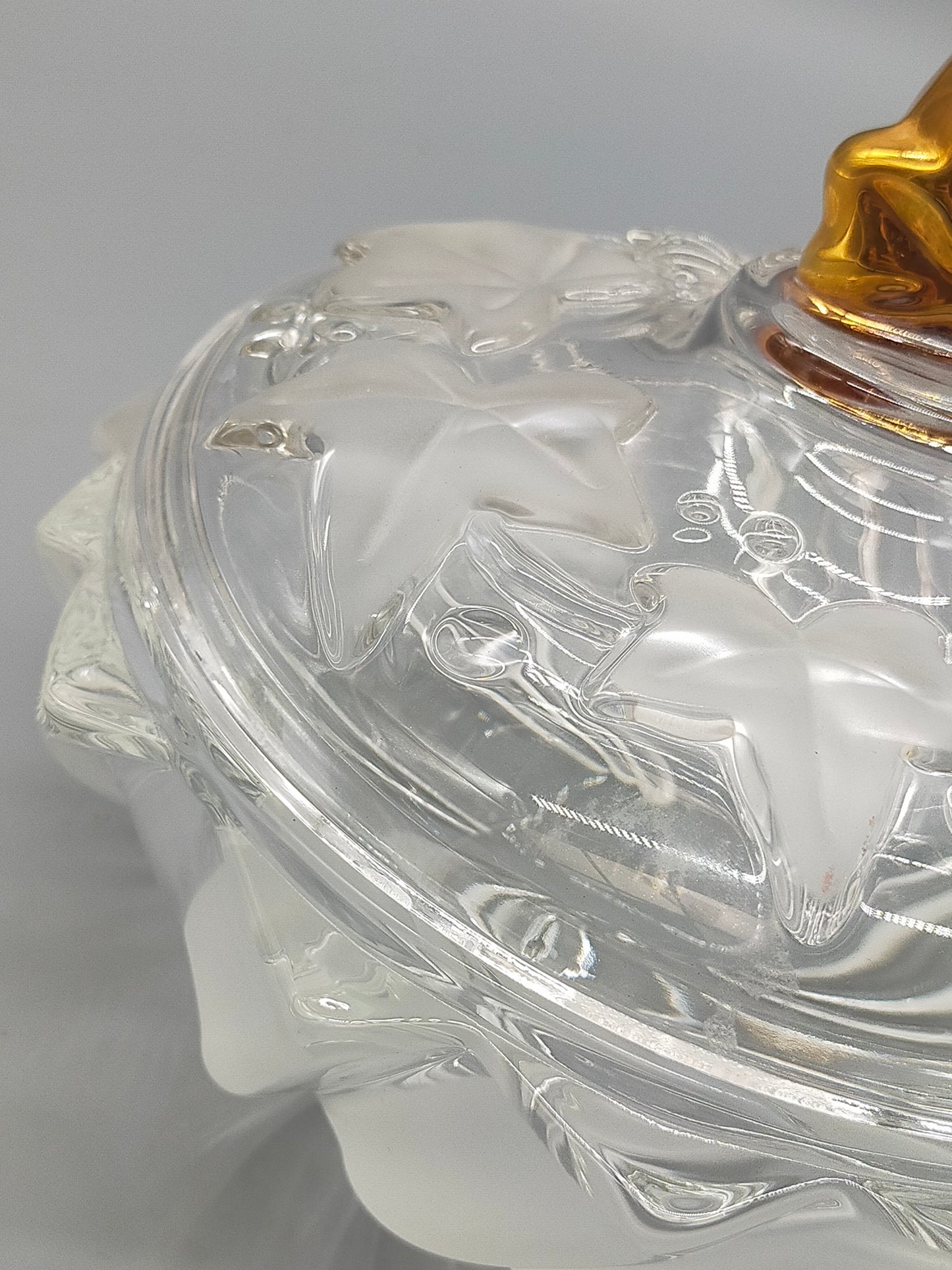 Elegante Kristall Bonbonniere mit Goldknauf – Edle Glasdose