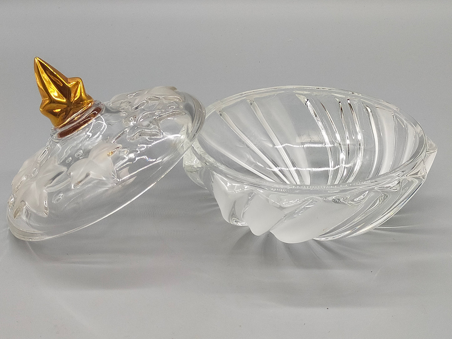 Elegante Kristall Bonbonniere mit Goldknauf – Edle Glasdose