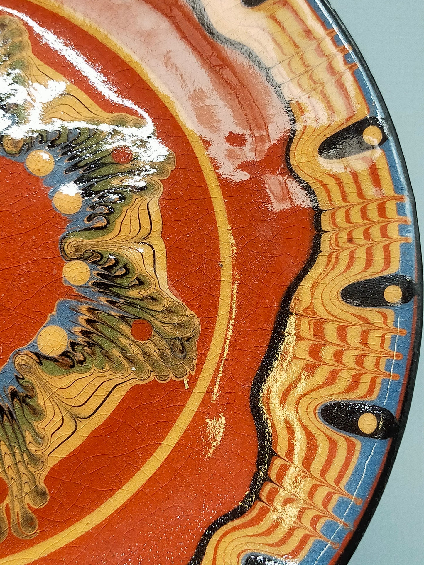 Traditioneller bulgarischer Keramikteller – Trojaner Keramik Wandteller