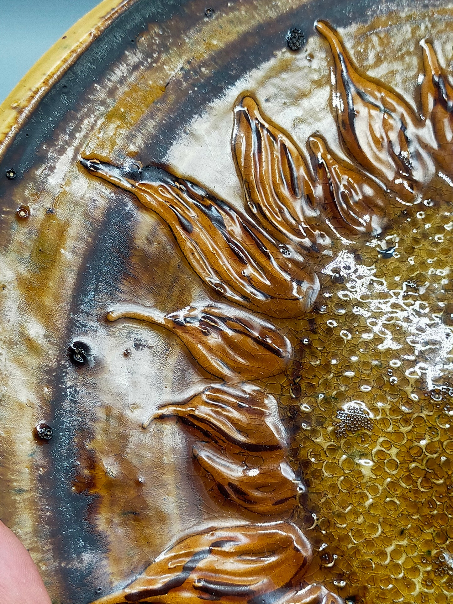 Großer Keramik Wandteller – Sonnenblume Relief Studio Keramik