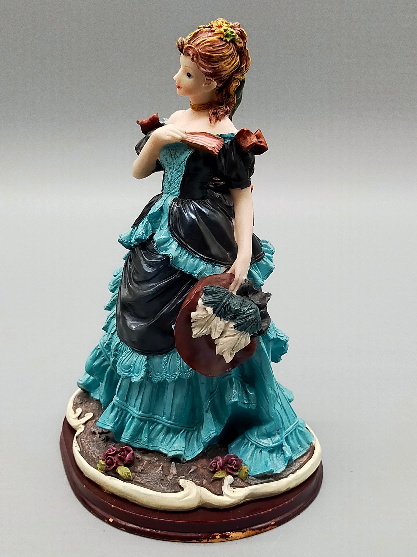 Elegante Damen Figur im Viktorianischen Stil – Detaillierte Dekofigur