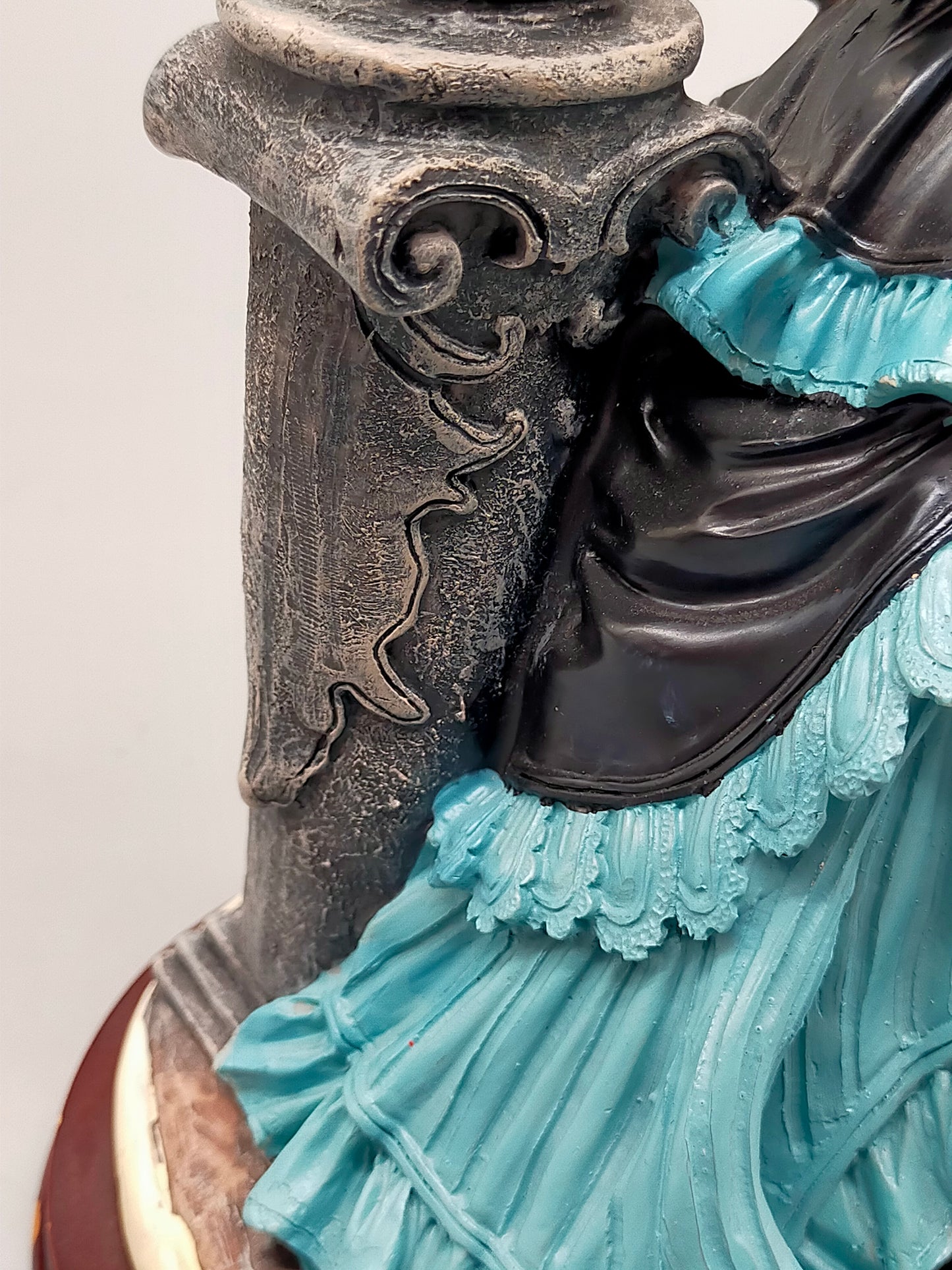 Elegante Damen Figur im Viktorianischen Stil – Detaillierte Dekofigur