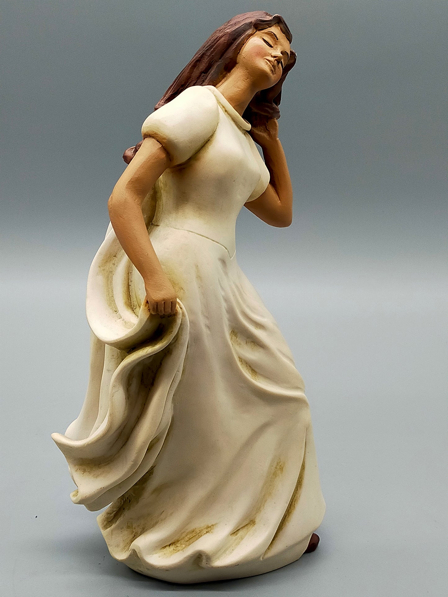 Elegante Frauenfigur mit Weizen garbe – Stilvolle Keramik Statuette