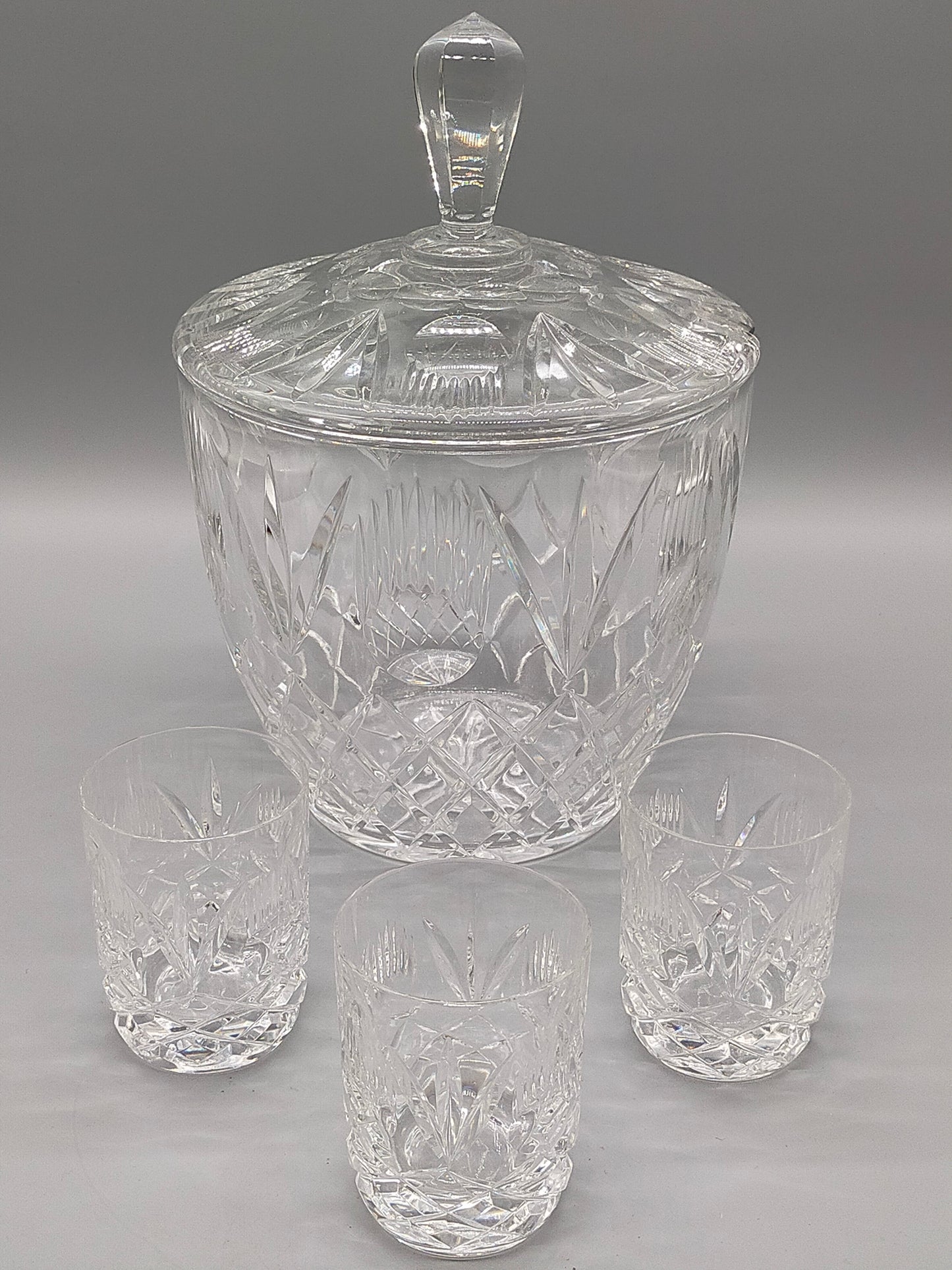 Edles Kristall Bowleset 4-tlg. – Bowlegefäß mit Deckel & 3 Gläsern