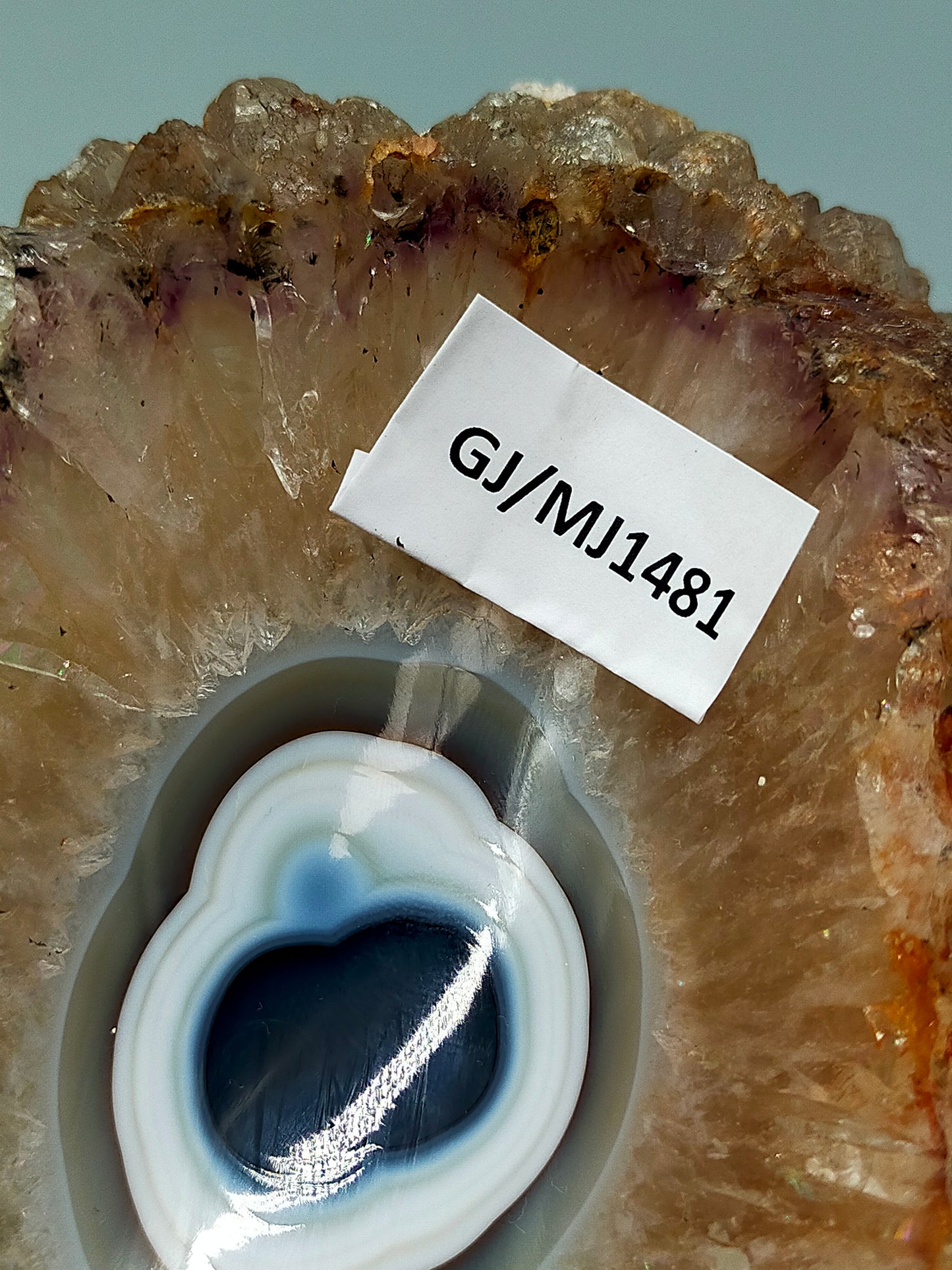 Eindrucksvolle Achat Scheibe mit Quarzkristallen – Naturmineral