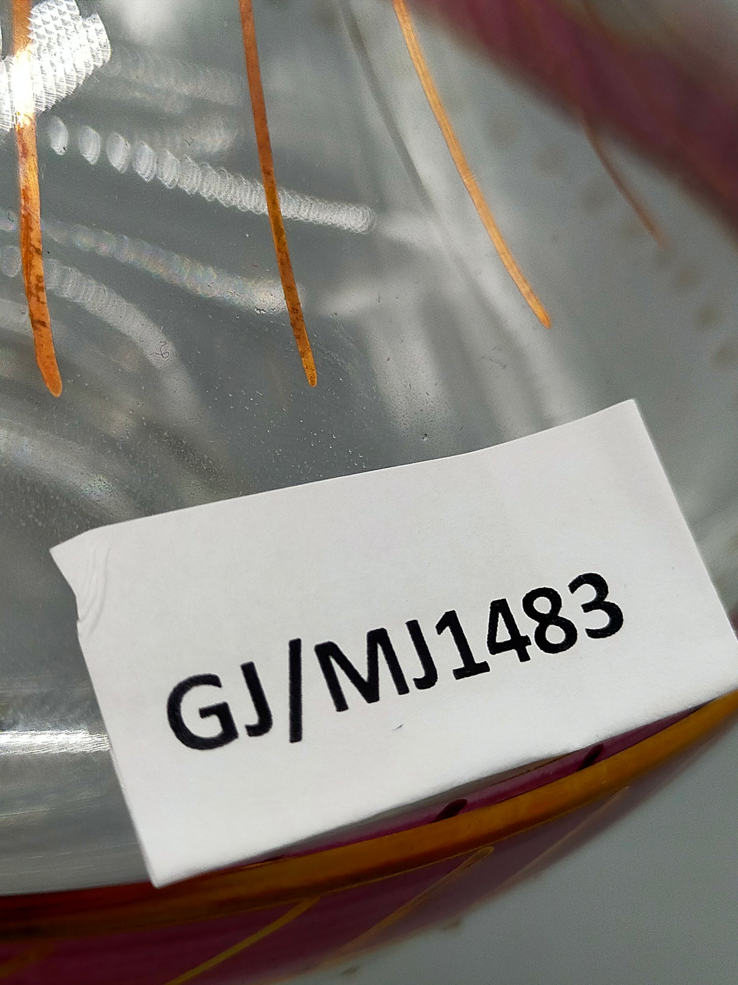 Edle Nagel Glaskaraffe – Mundgeblasen mit Golddekor