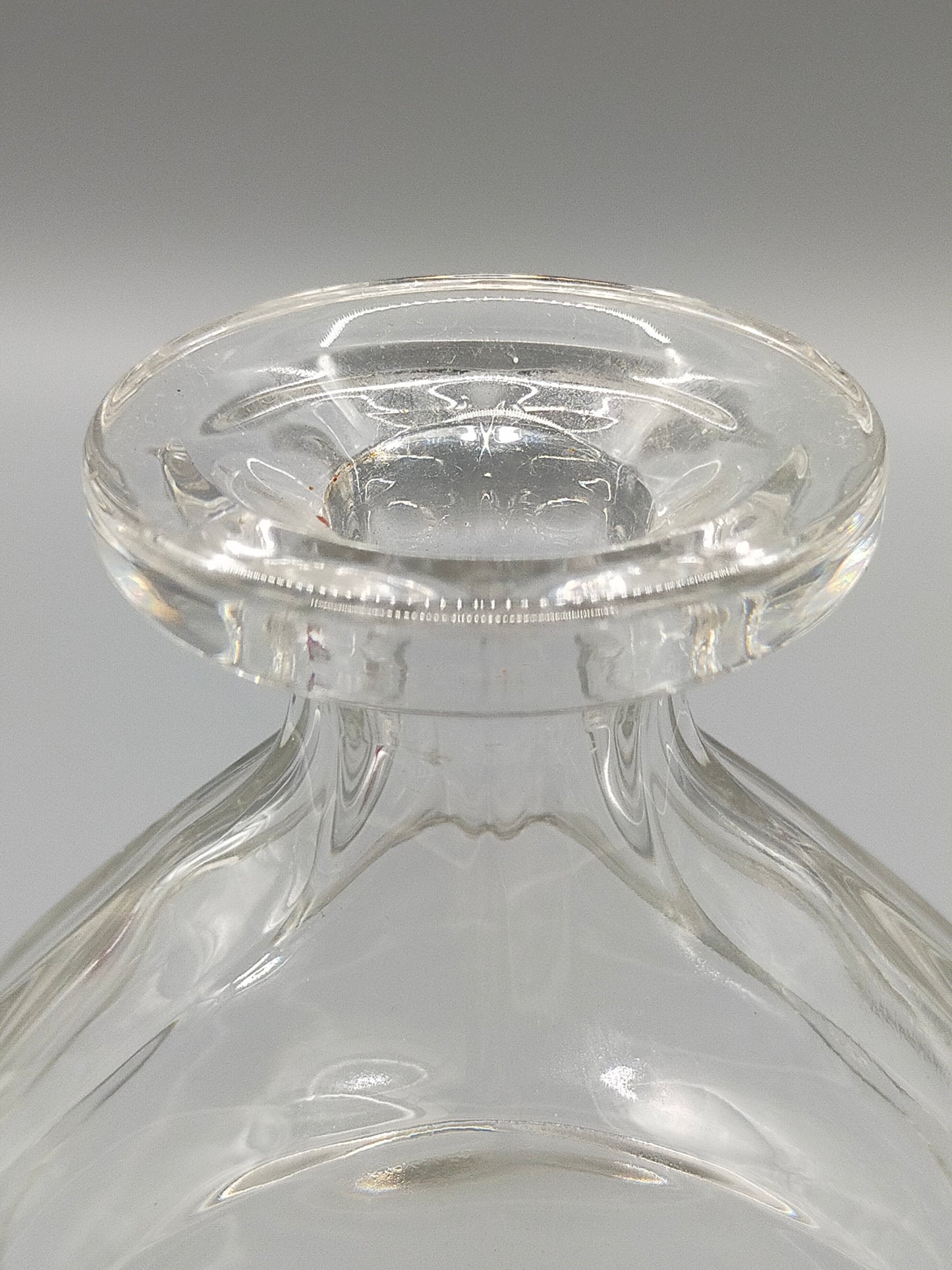 Elegante Glaskaraffe – Edler Dekanter mit Stopfen