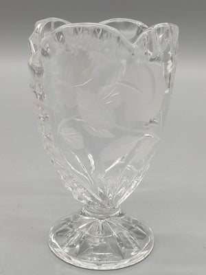 Elegante Kristallglasvase mit Schliffdekor