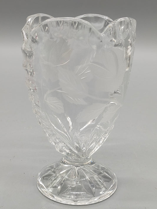 Elegante Kristallglasvase mit Schliffdekor