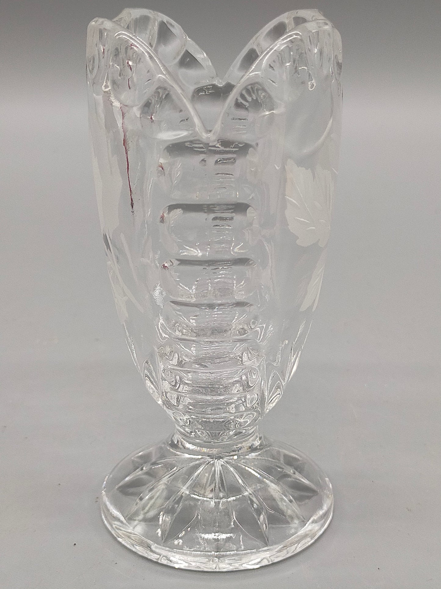 Elegante Kristallglasvase mit Schliffdekor