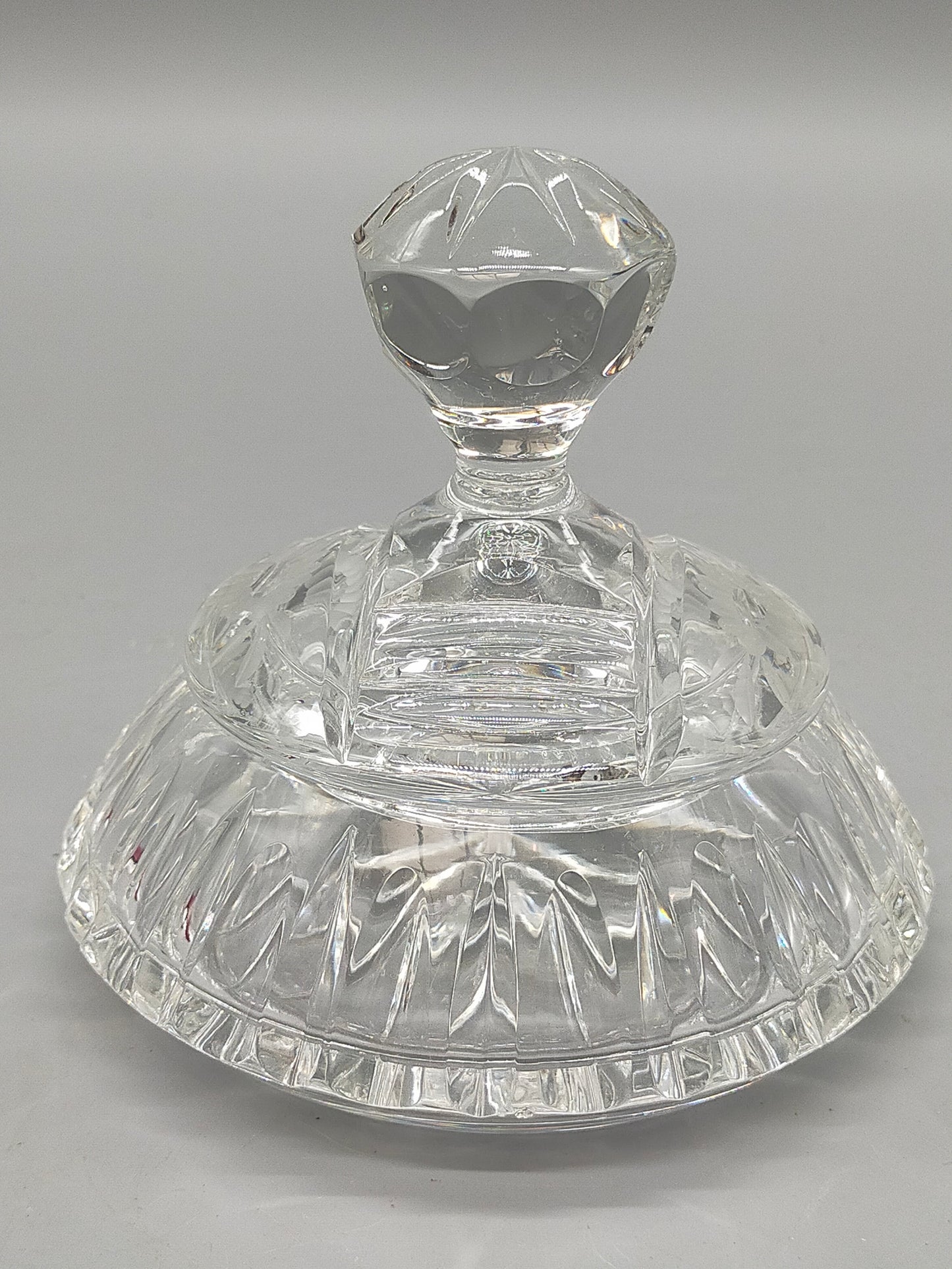 Elegante Kristall Dose mit Deckel – Feiner Schliff & Gravur