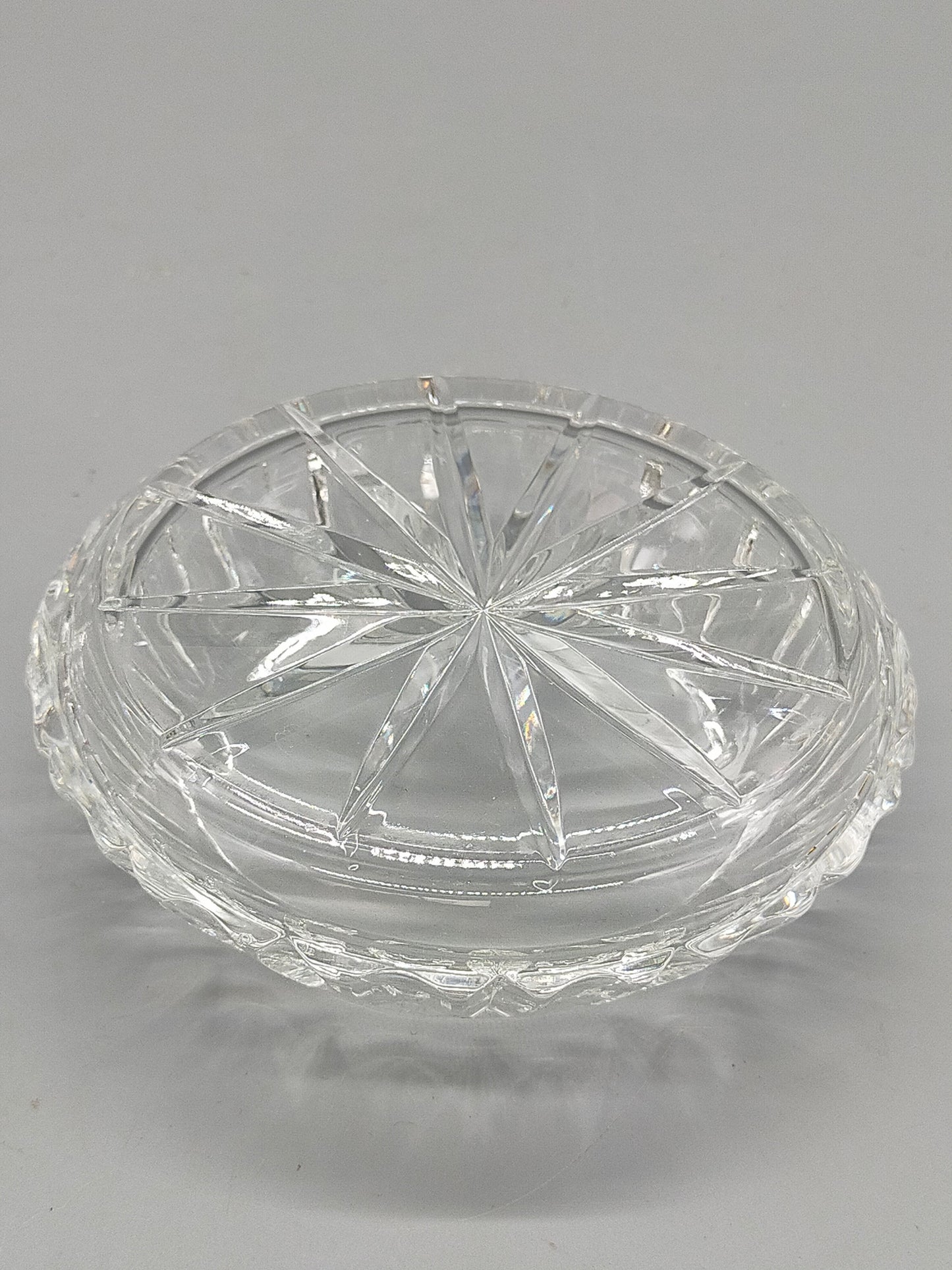 Elegante Kristall Dose mit Deckel – Feiner Schliff & Gravur