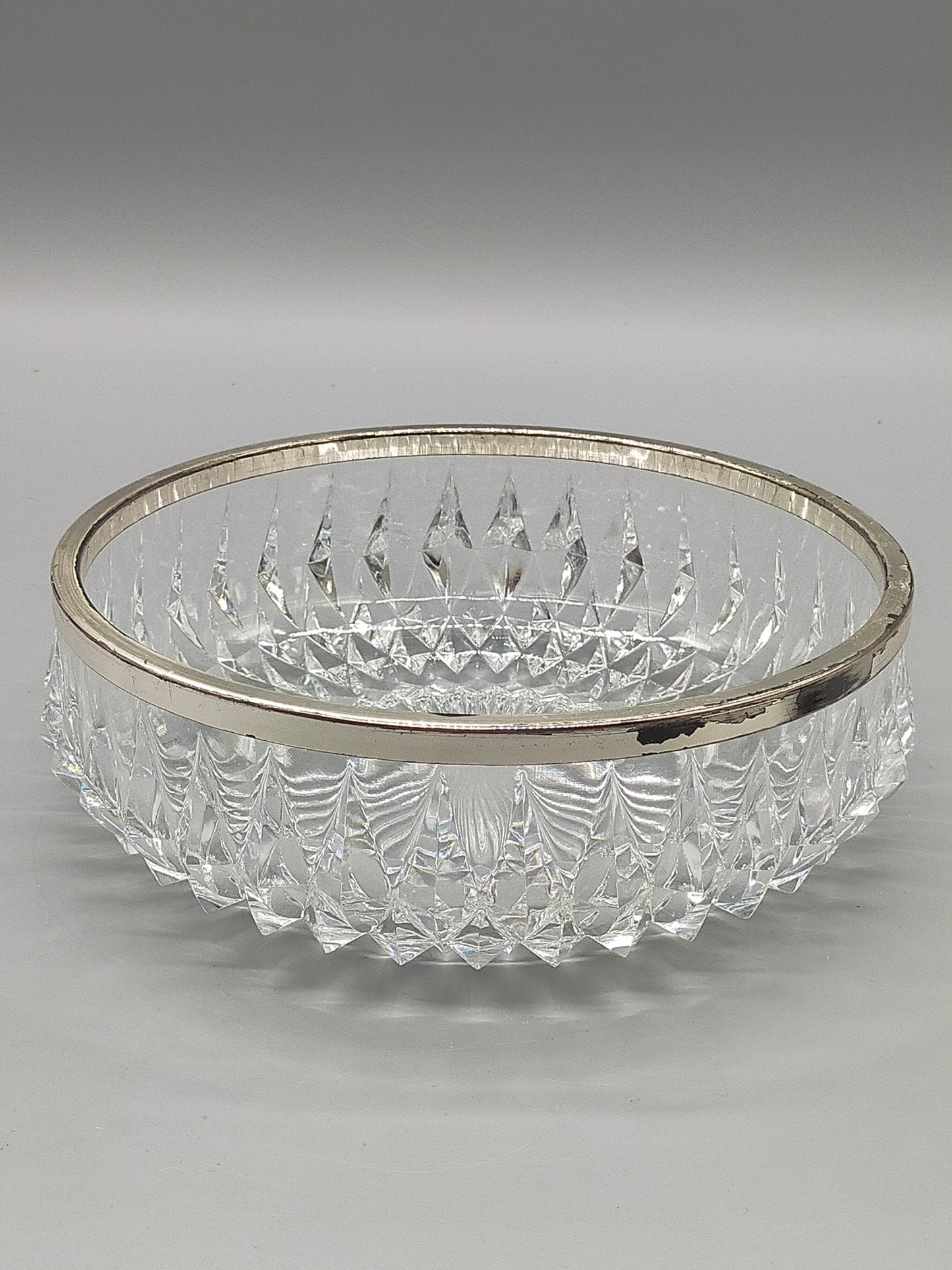 Edle Kristall Schale mit Versilbertem Rand – Diamantschliff 22cm
