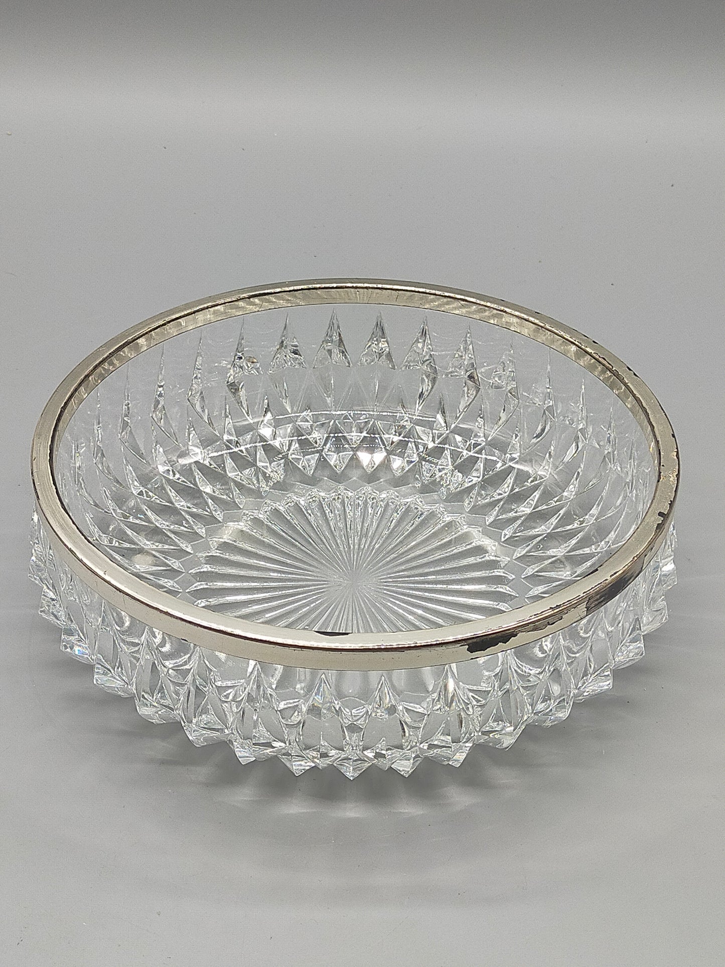 Edle Kristall Schale mit Versilbertem Rand – Diamantschliff 22cm