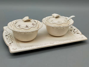 Elegantes Servierset – Porzellan Tablett mit zwei Schalen und Löffeln