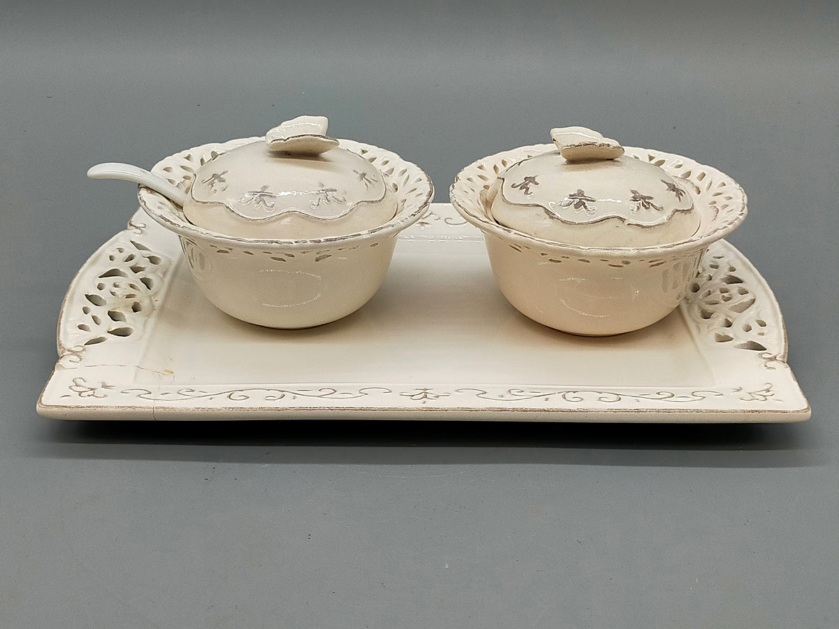 Elegantes Servierset – Porzellan Tablett mit zwei Schalen und Löffeln