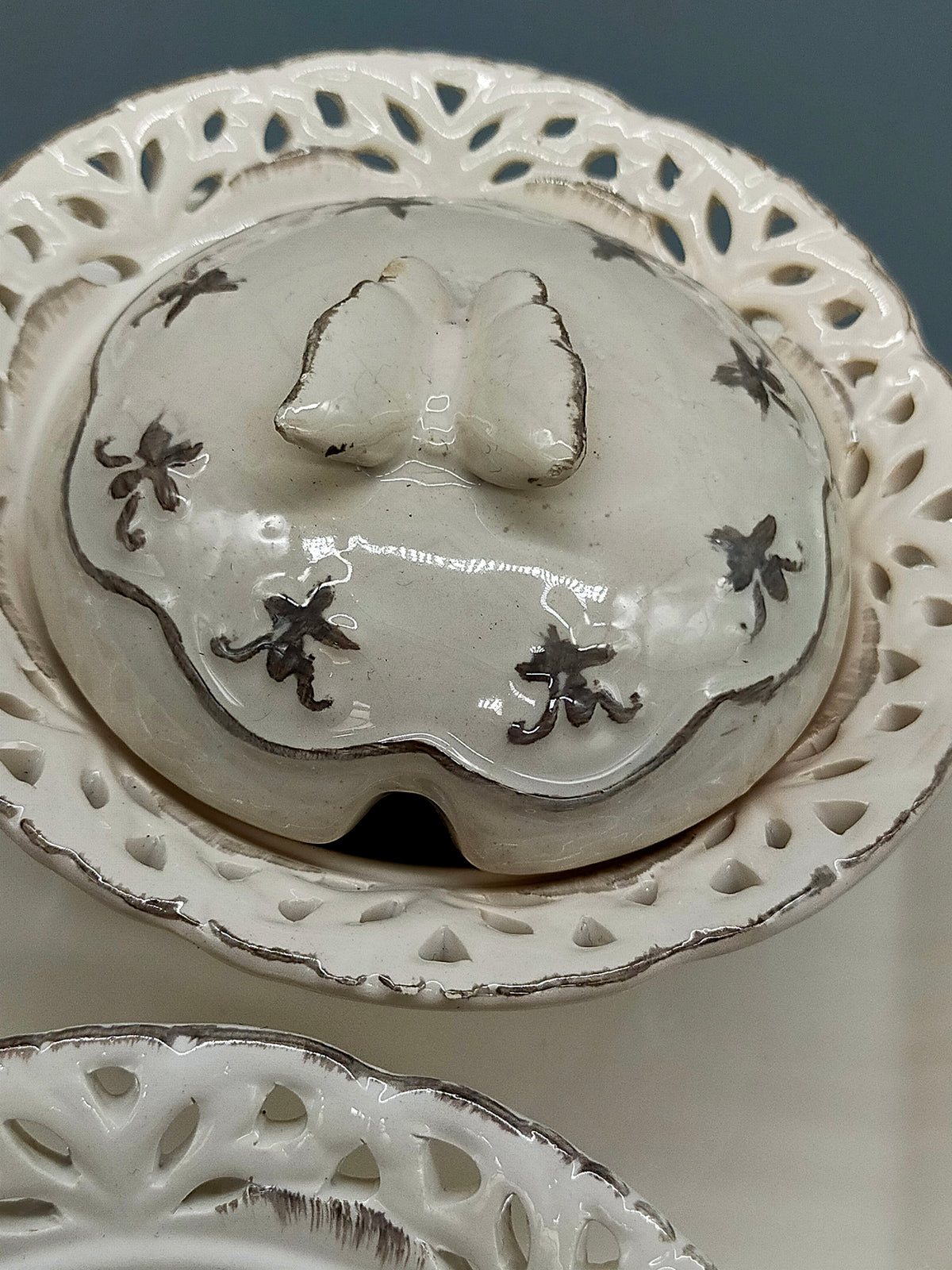 Elegantes Servierset – Porzellan Tablett mit zwei Schalen und Löffeln